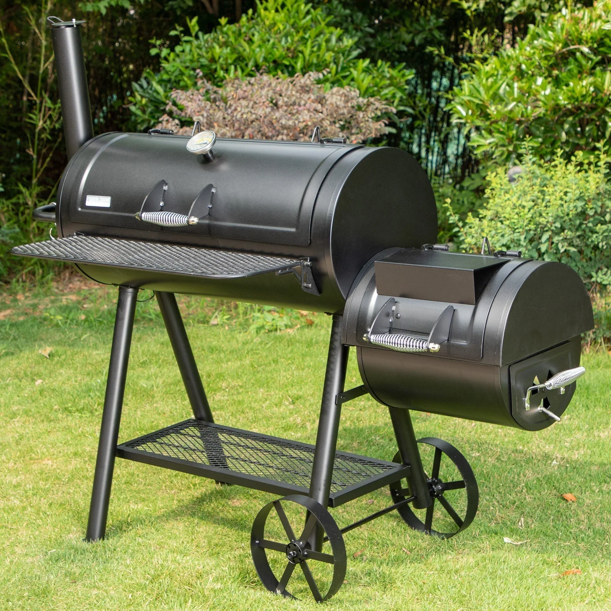 Barbecue à charbon de bois surdimensionné de 941 po² avec fumoir décalé, noir