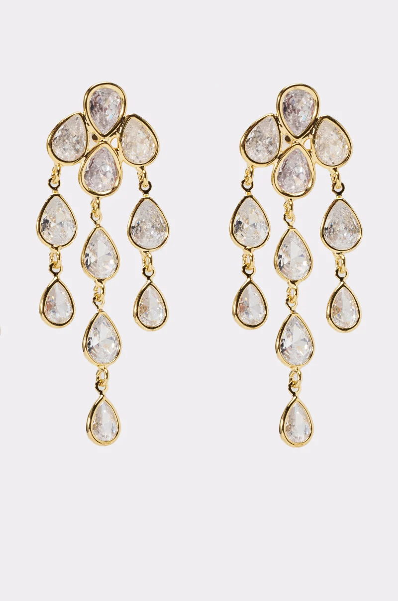 LOVE ME EARRING - Akira Store