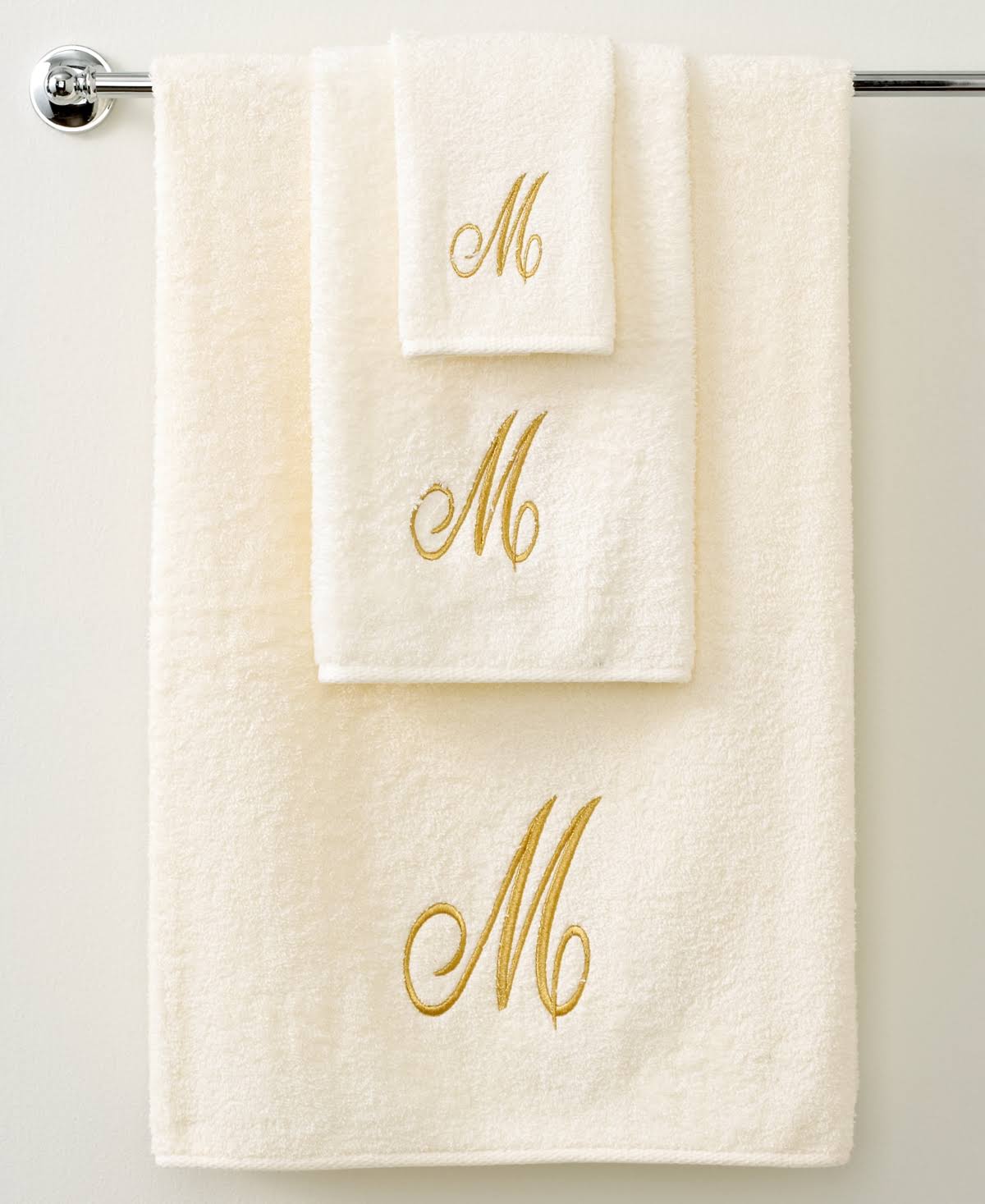 Avanti Premier Gold Script Monogram Letter B Fingertip Towel - Ivory