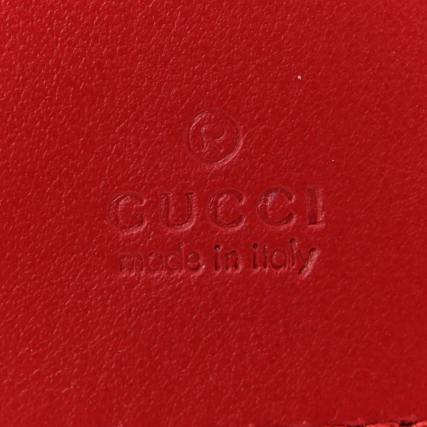 Calfskin Matelasse Mini GG Marmont 2.0 Bucket Bag Hibiscus Red