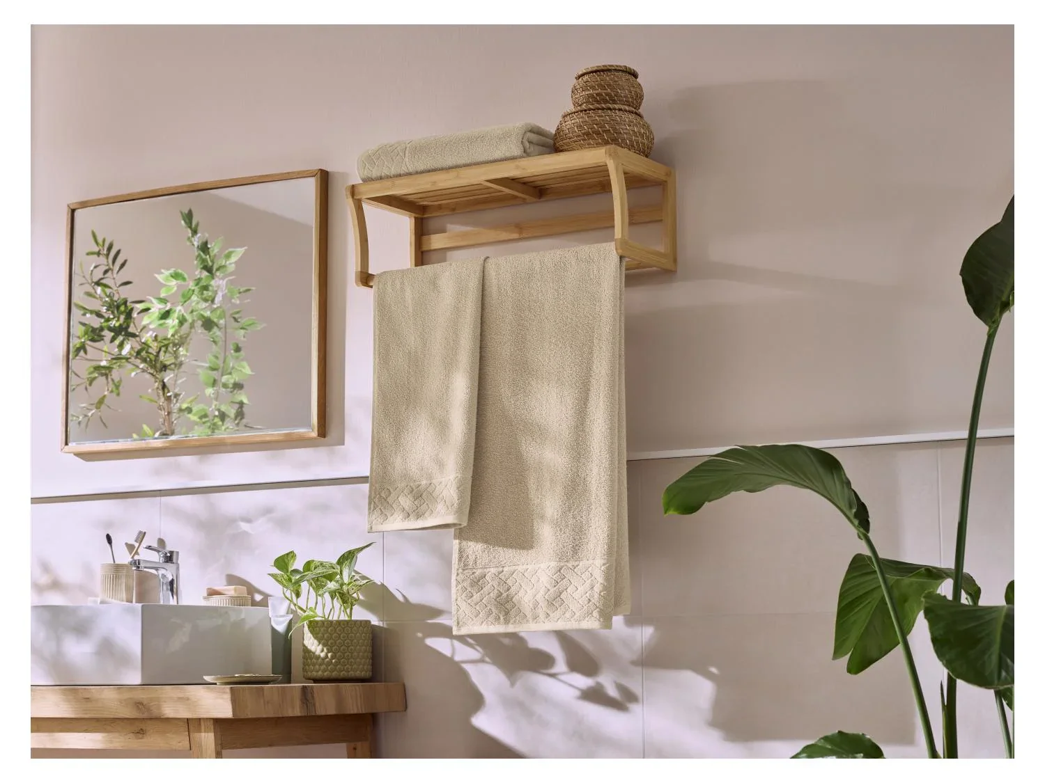 LIVARNO Serviette de douche ou drap de bain en ponge