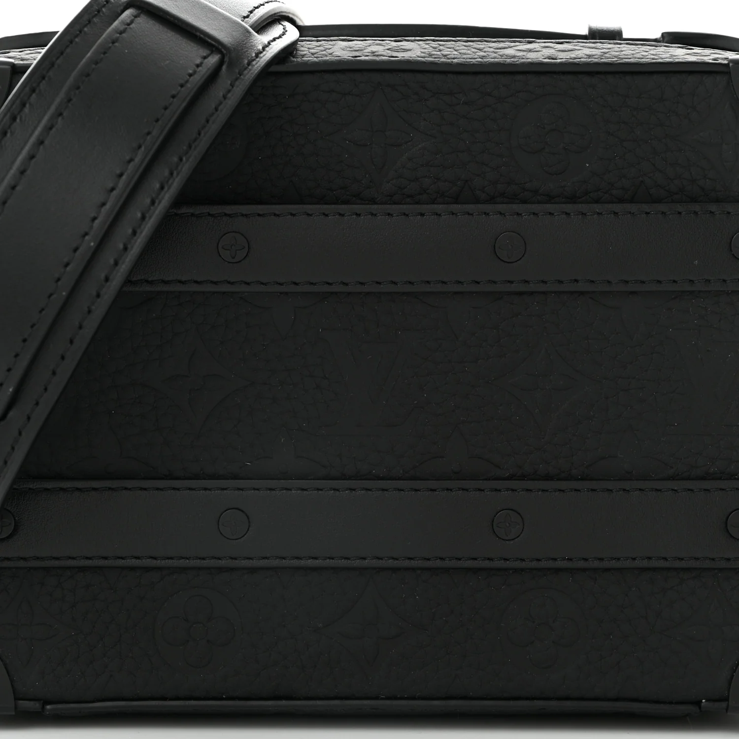 Taurillon Monogram Soft Trunk Black