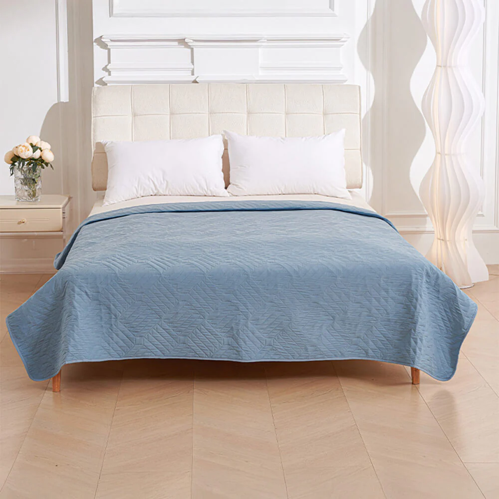 Multifunctional Water-resistant Urine Proof & Washable Pet Blanket Bed Cover