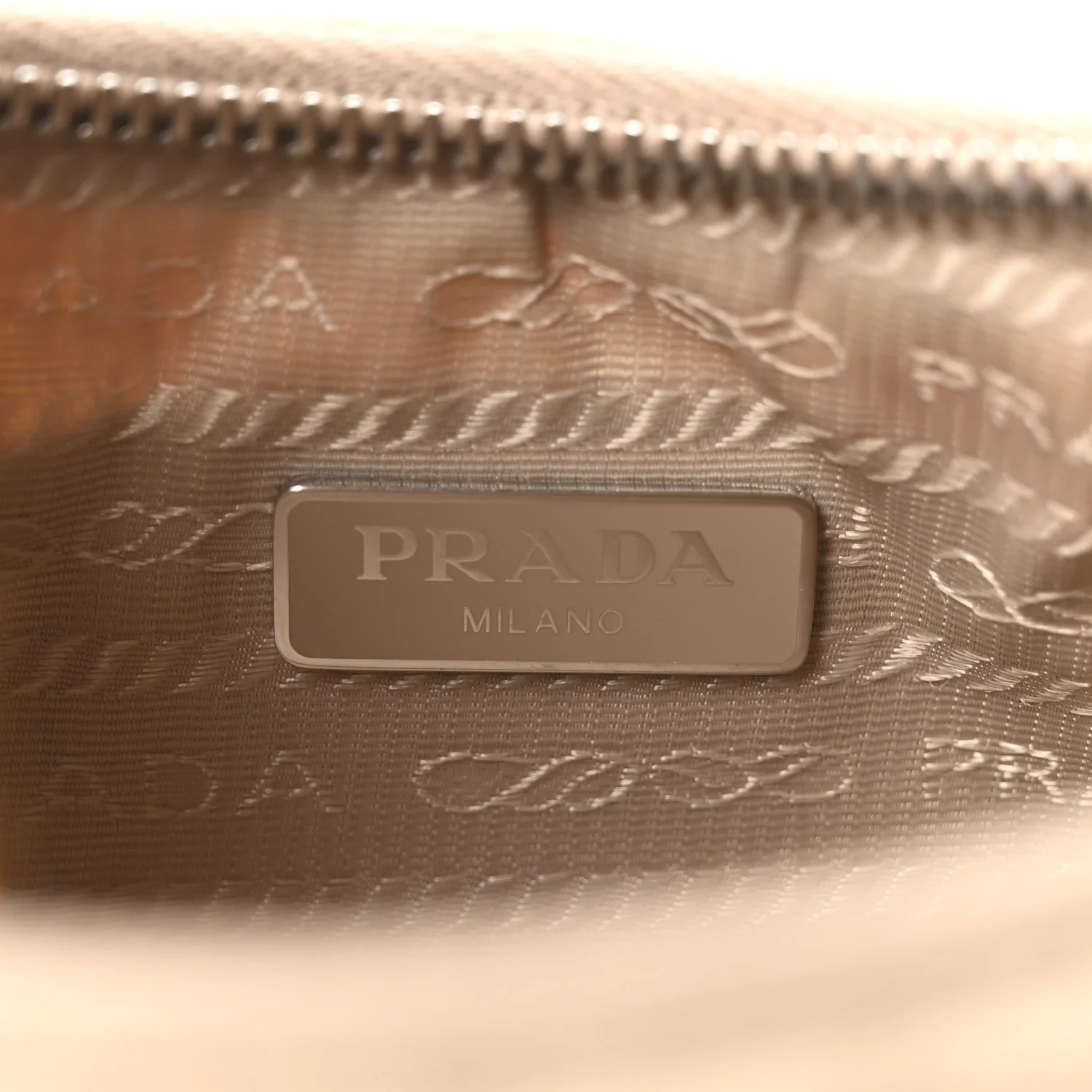 Nylon Re-Edition 2005 Shoulder Bag Cammeo