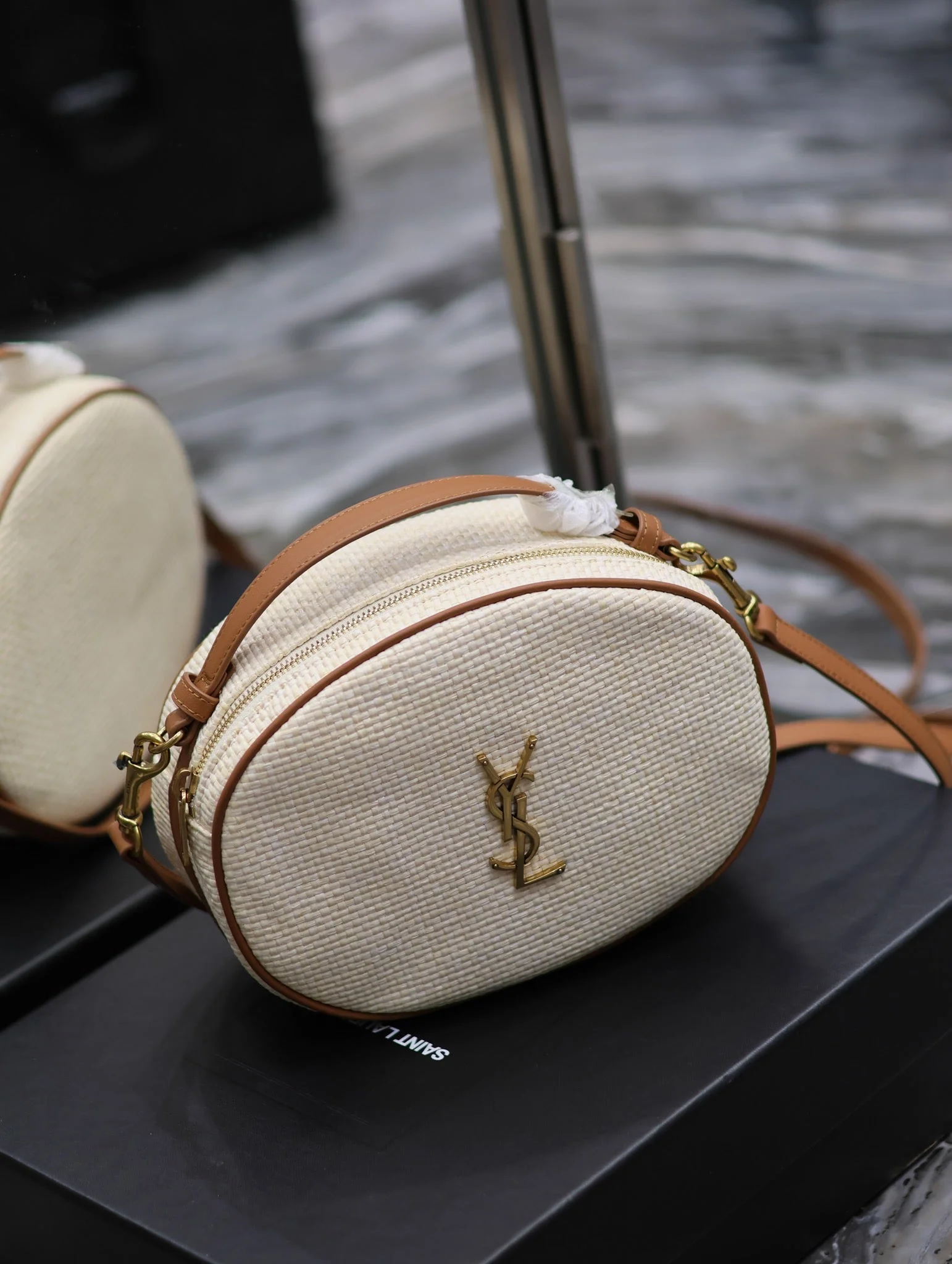 YSL Leather-trimmed raffia shoulder bag - 22��16.5��6cm