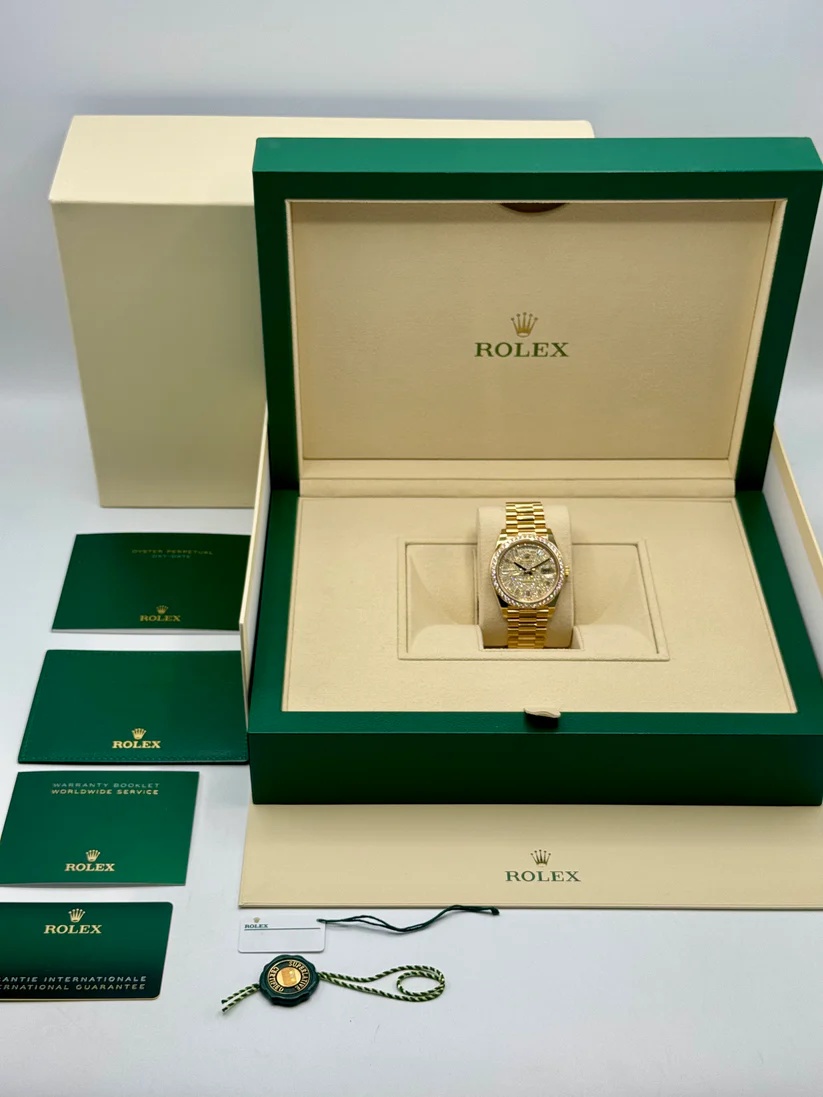 [Super Clone]RLX Day-Date 40mm Diamond Dial Watch 228348RBR-0037