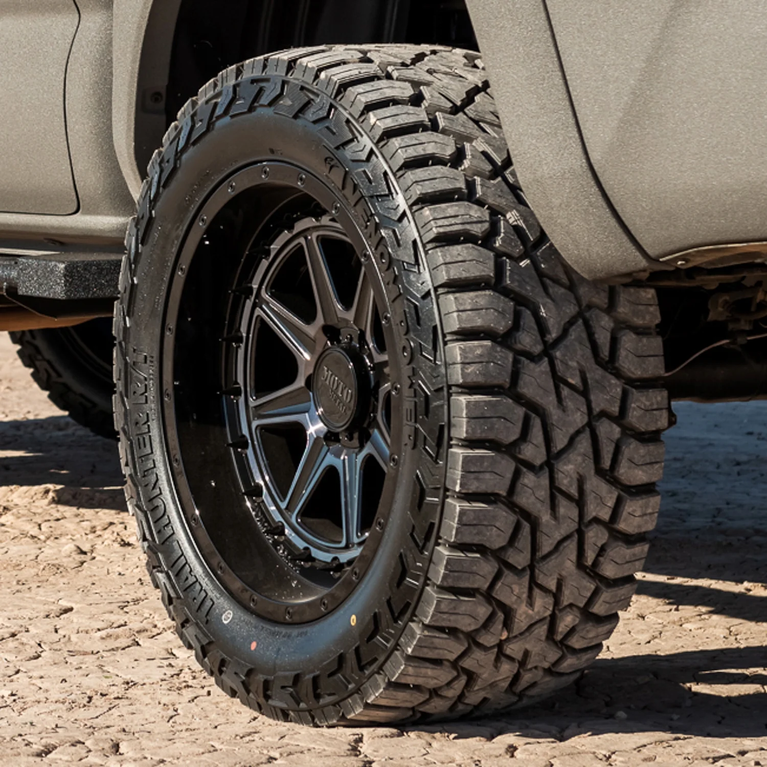 Venom Power Trail Hunter R/T 275/60R20 115T Rugged Terrain Tire