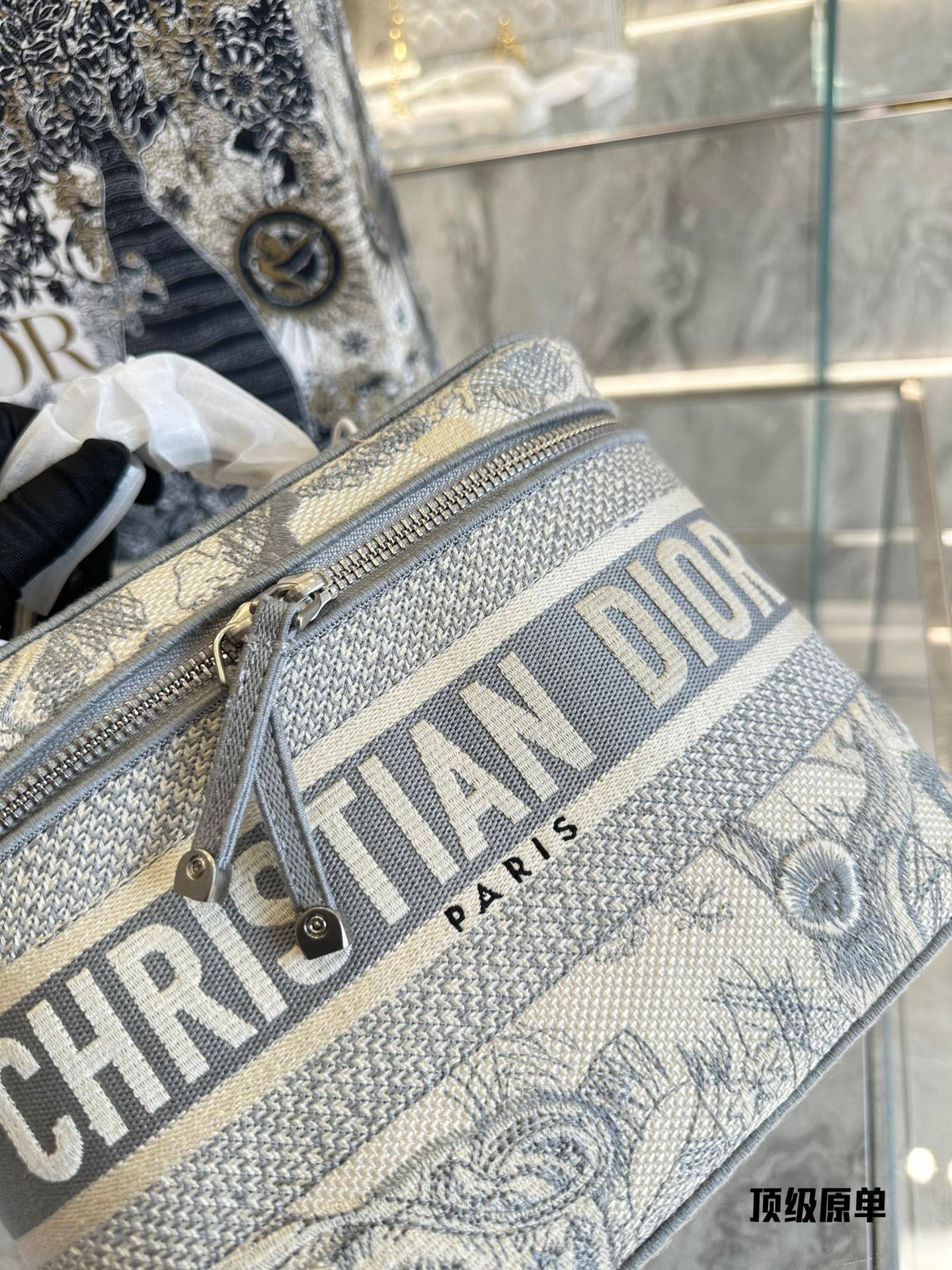 D new arrival bucket bag size;25*15*14cm