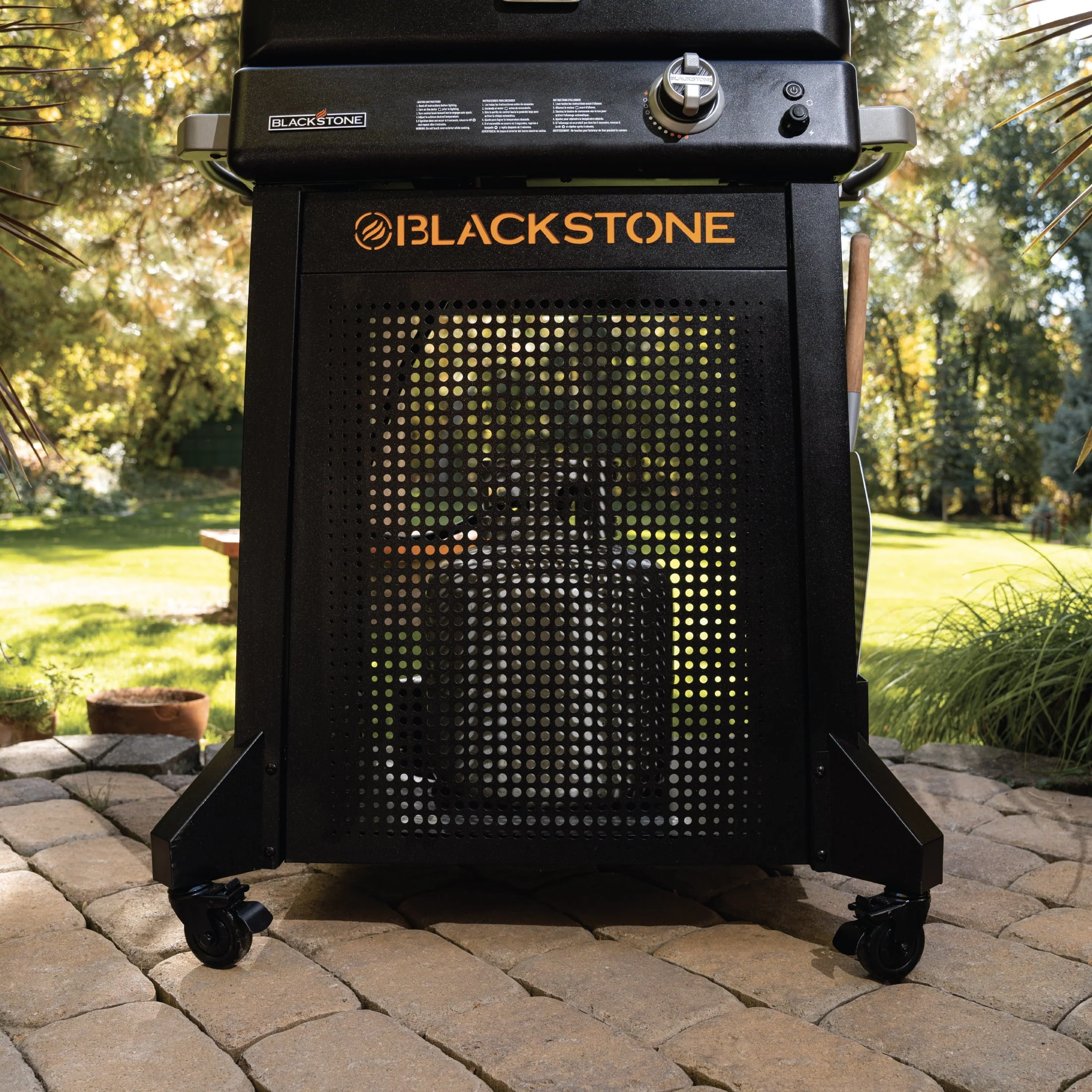 Blackstone Propane Outdoor Pizza Oven with Stand and Pizza Peel Image 5