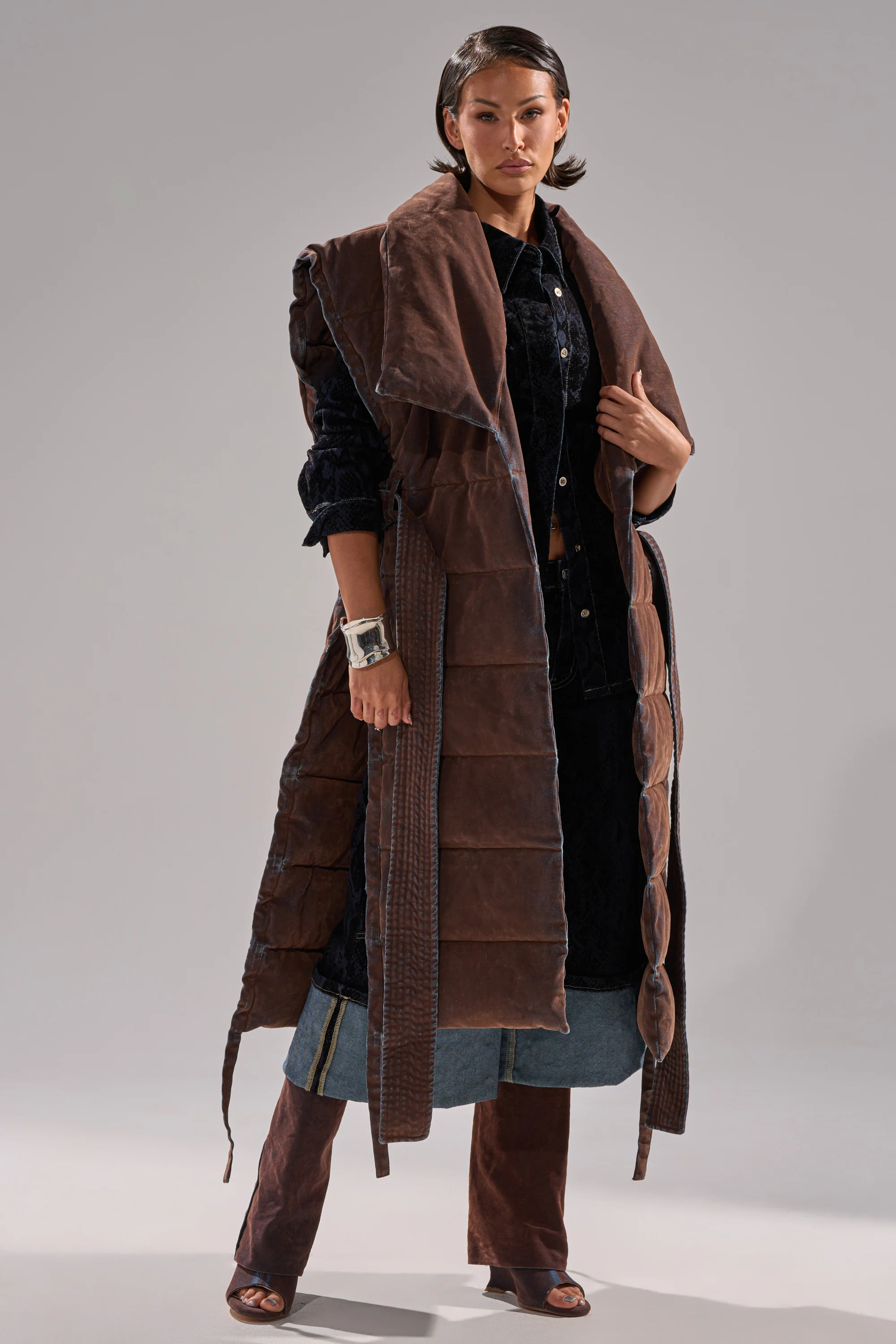 PILOT JONES LONGLINE PUFFER VEST IN VELVET DENIM - Akira Store