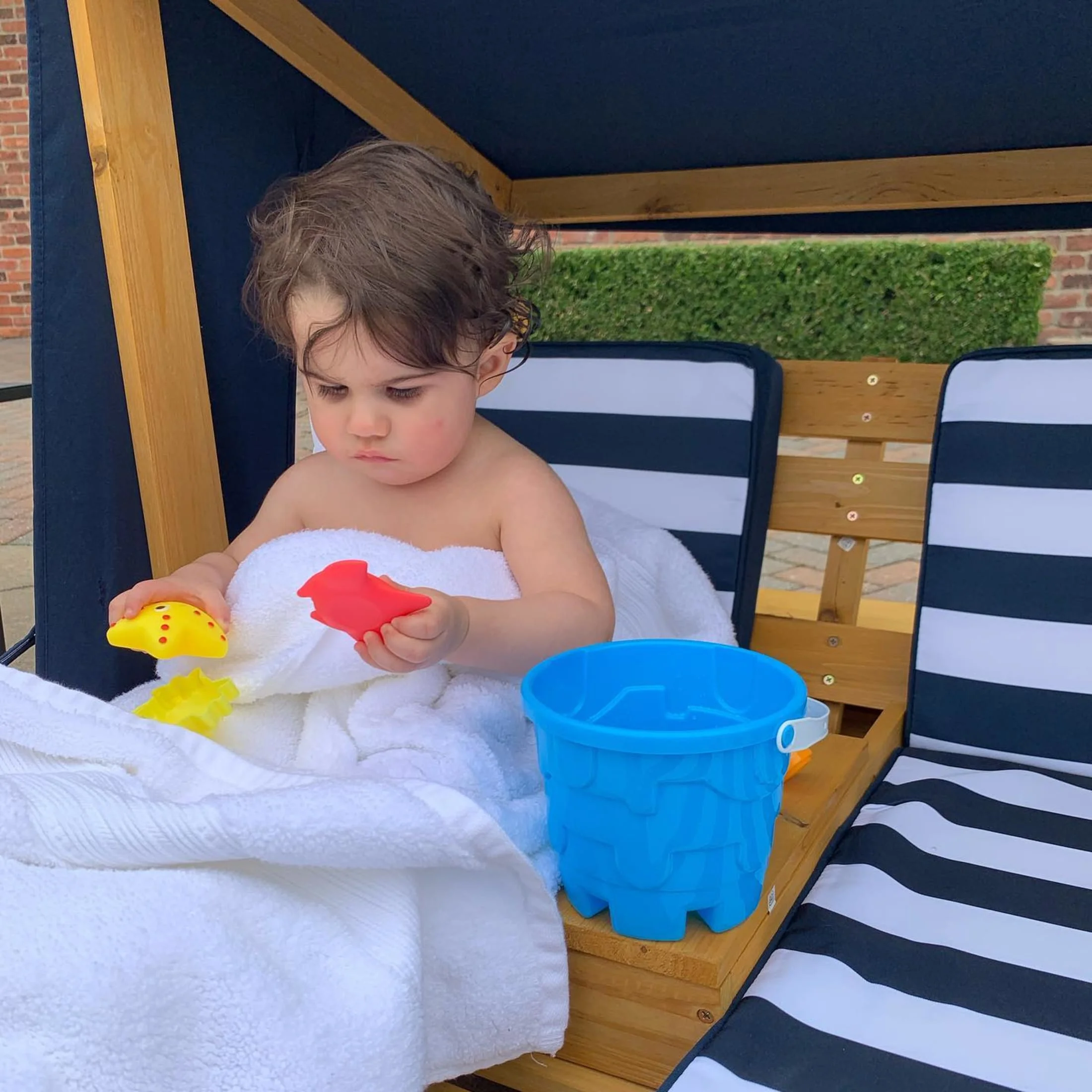 Wooden Outdoor Double Chaise with Cup Holders, Kid's Furniture, Honey Navy(Honey) - Image 4