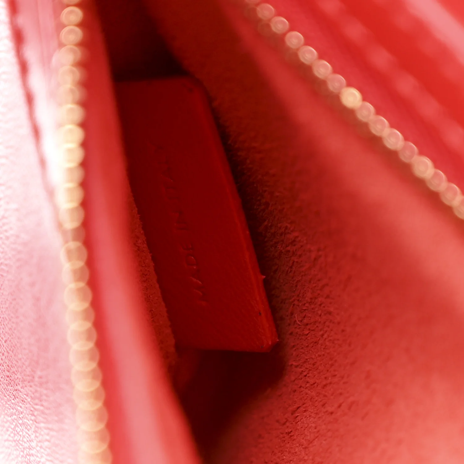 Glossy Calfskin Flat Luggage Shoulder Bag Ultra Red