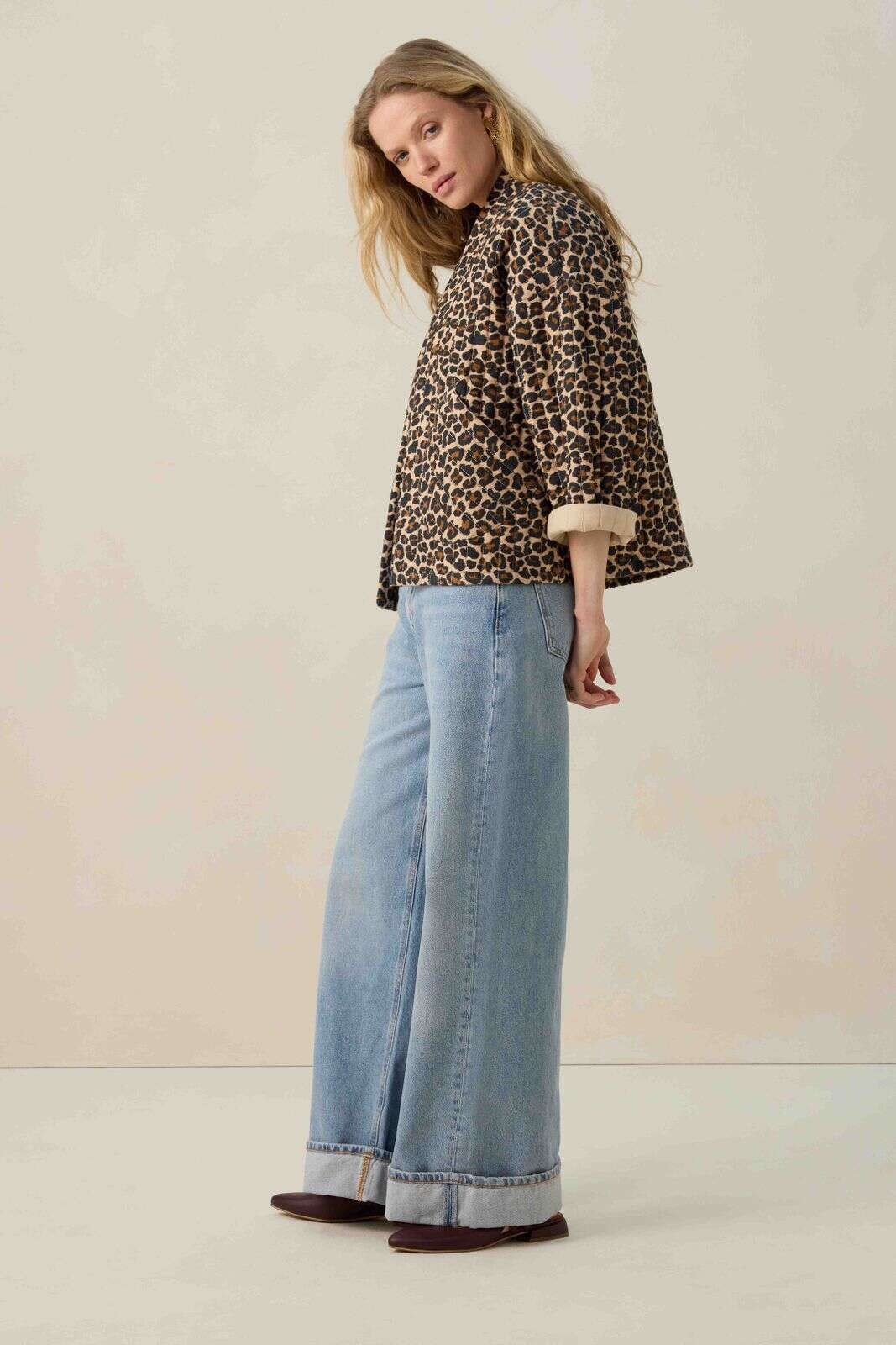 Bruine padded jack met leopard print