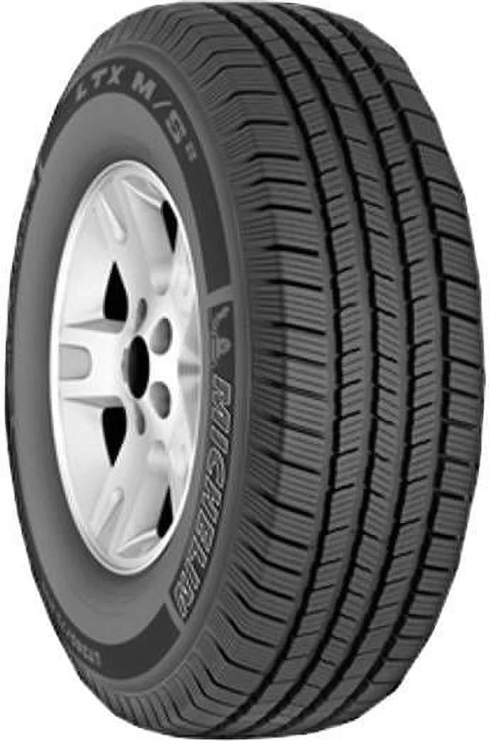 Pneu Defender LTX M/S toutes saisons LT265/60R20/E 121/118R