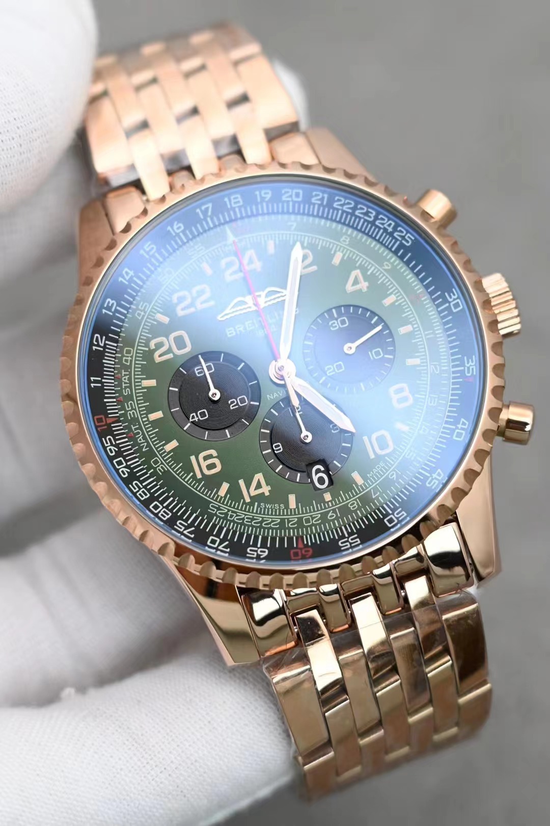 [Super Clone]Navitimer Cosmanaute 41mm Limited Edition Mens Watch Green