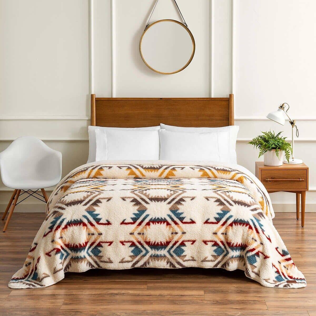 Pendleton Bedding | Pendleton Sherpa Queen Blanket | Color White | Size Queen | Ymelsherbini's Closet