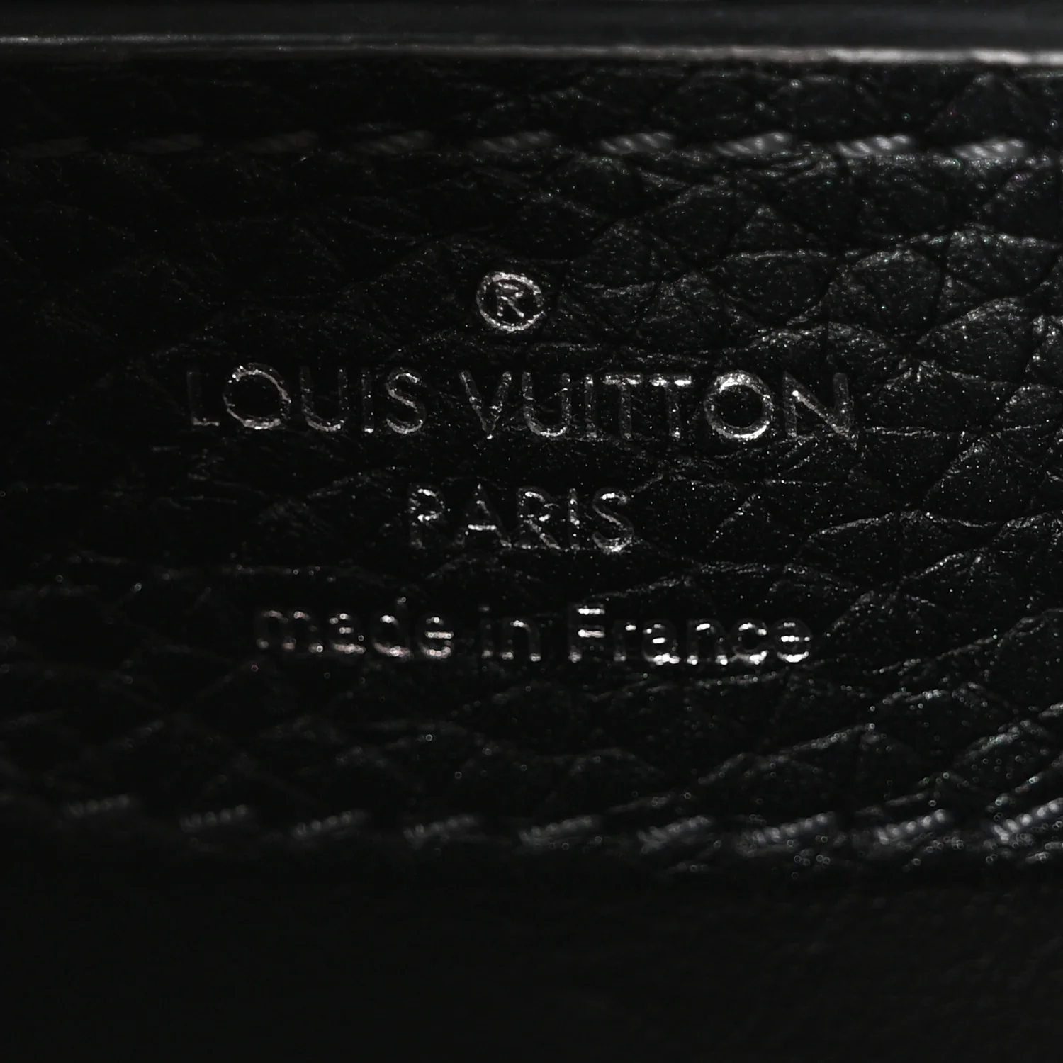 Taurillon Capucines BB Scarabeo Iridescent Black