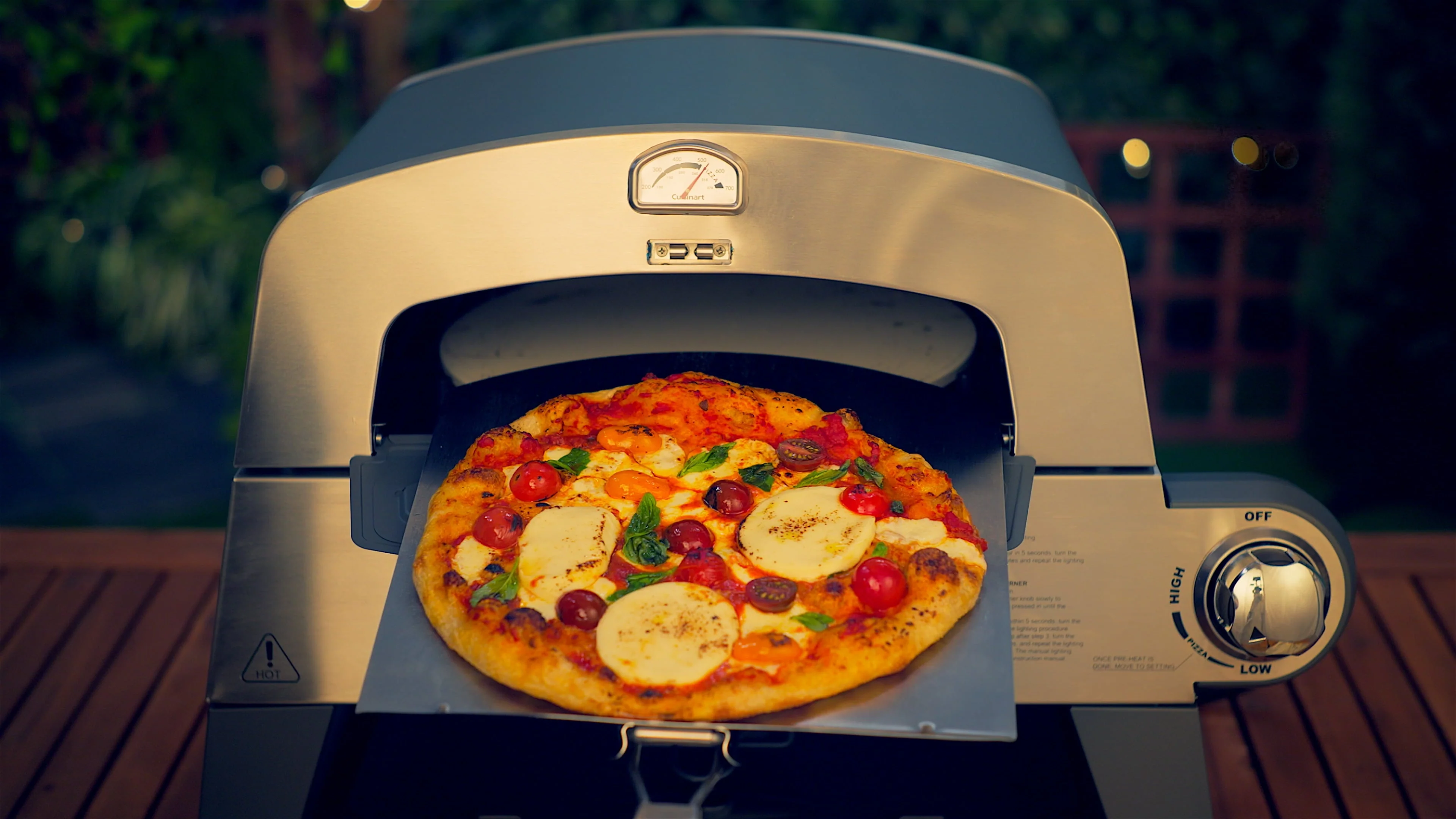 Cuisinart 3 in 1 Pizza Oven, Griddle, and Grill Image 3