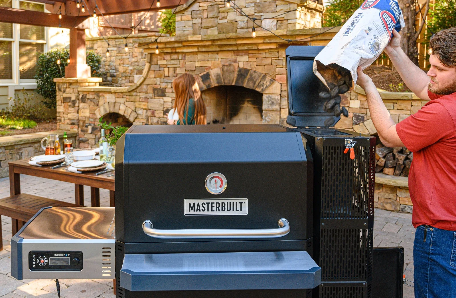 Series 1050 Digital Charcoal Grill + Smoker