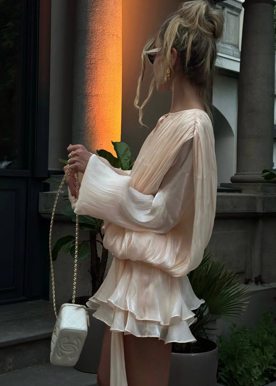 Robe mi-longue en satin champagne Estelle