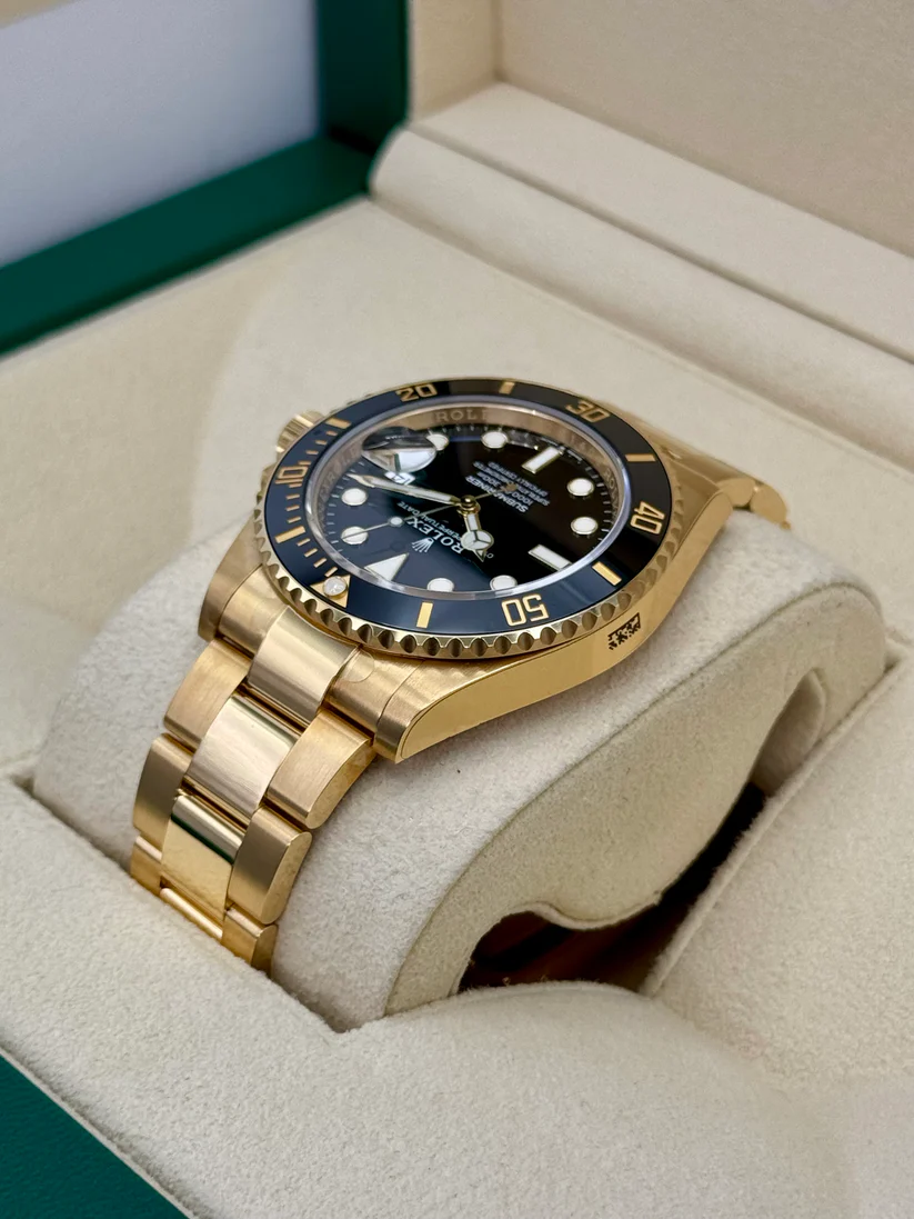 [Super Clone]Rolex Submariner 41mm Yellow Gold Black Dial Black Bezel - 126618LN