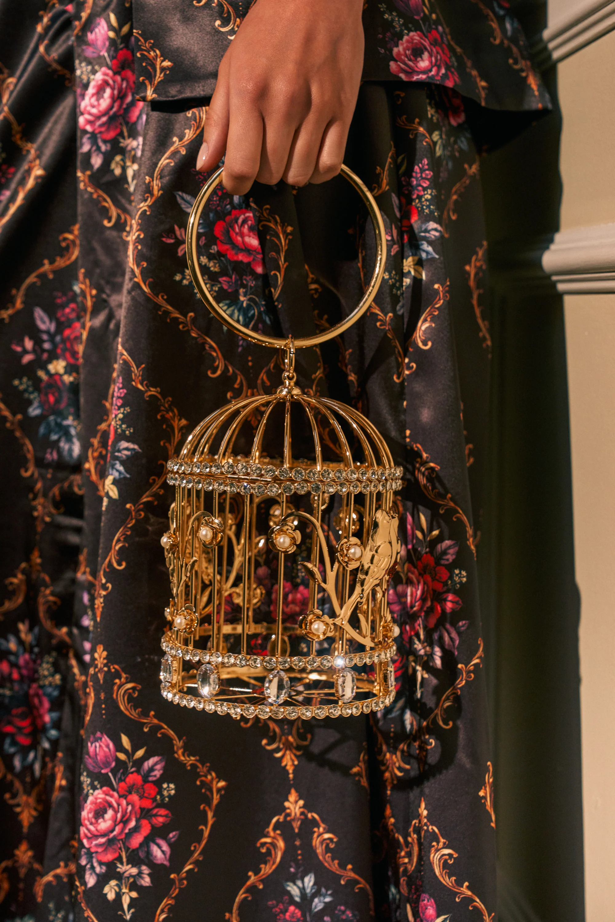 NEVER CAGED LUXE BAG - Akira Store