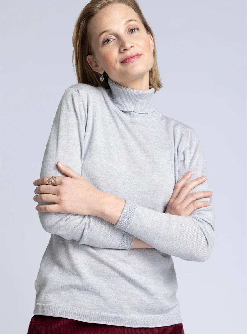Pull femme col roulé en laine mérinos gris givré
