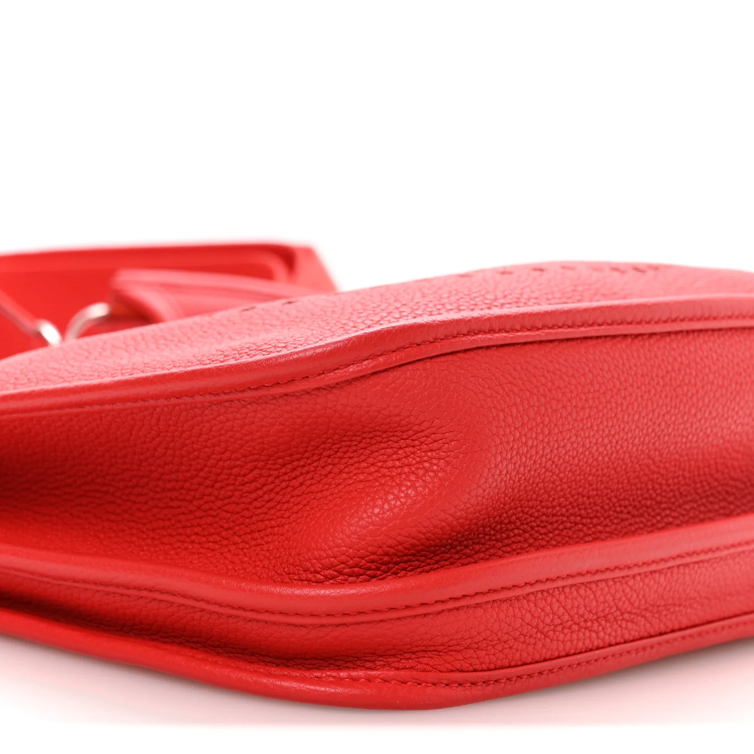 Taurillon Clemence EVELYNE III PM Rouge de Coeur