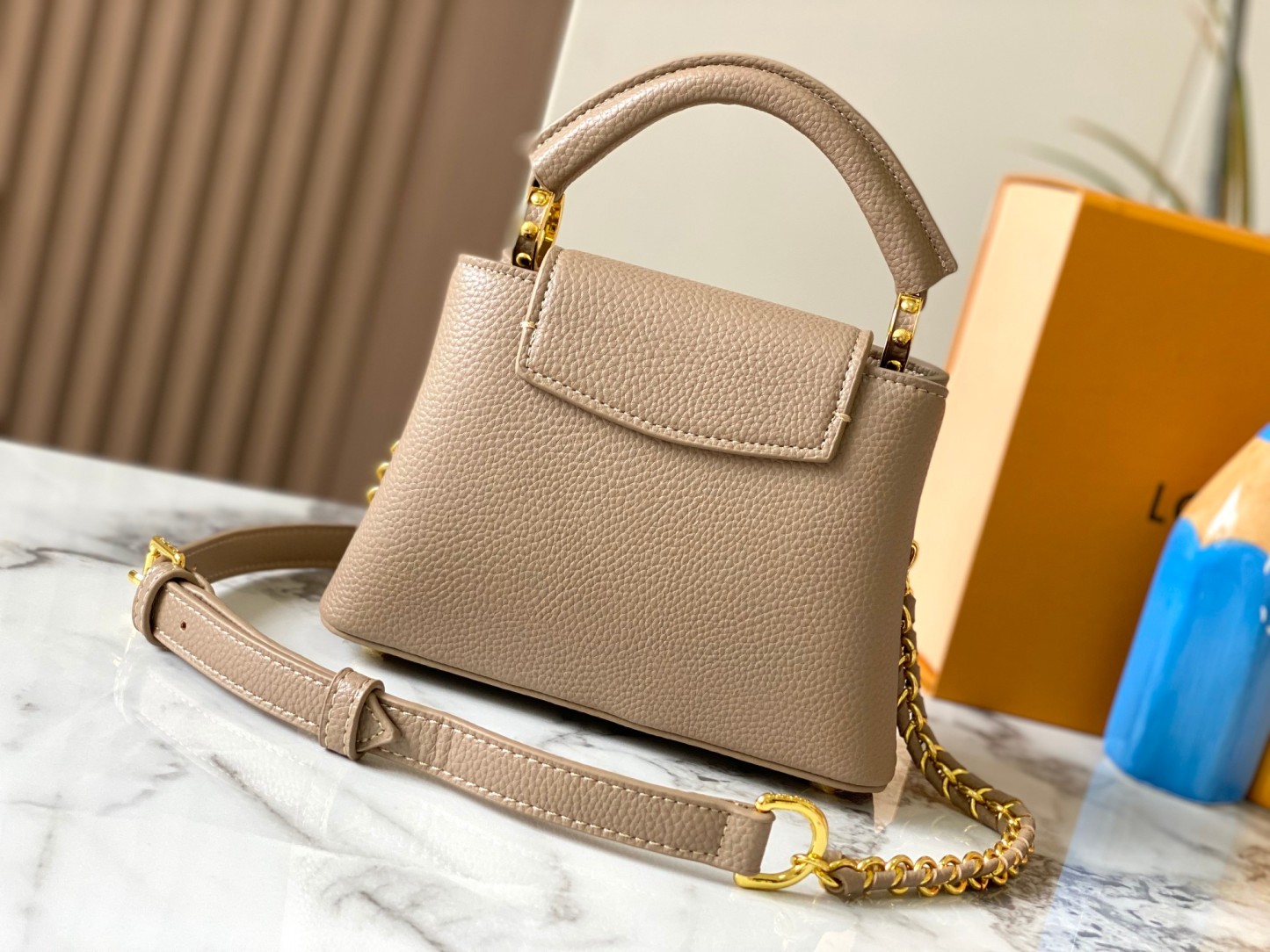 Louis Milky Way Capucines BB  Taurillon leather M23082 size: 21��14��8cm