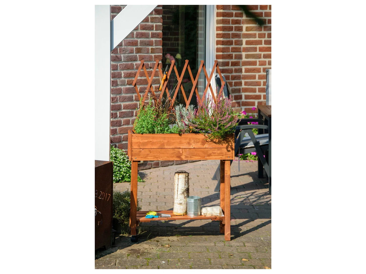 dobar Jardinire surleve  roulettes avec treillis, L 79 x l 28,5 x H130 cm