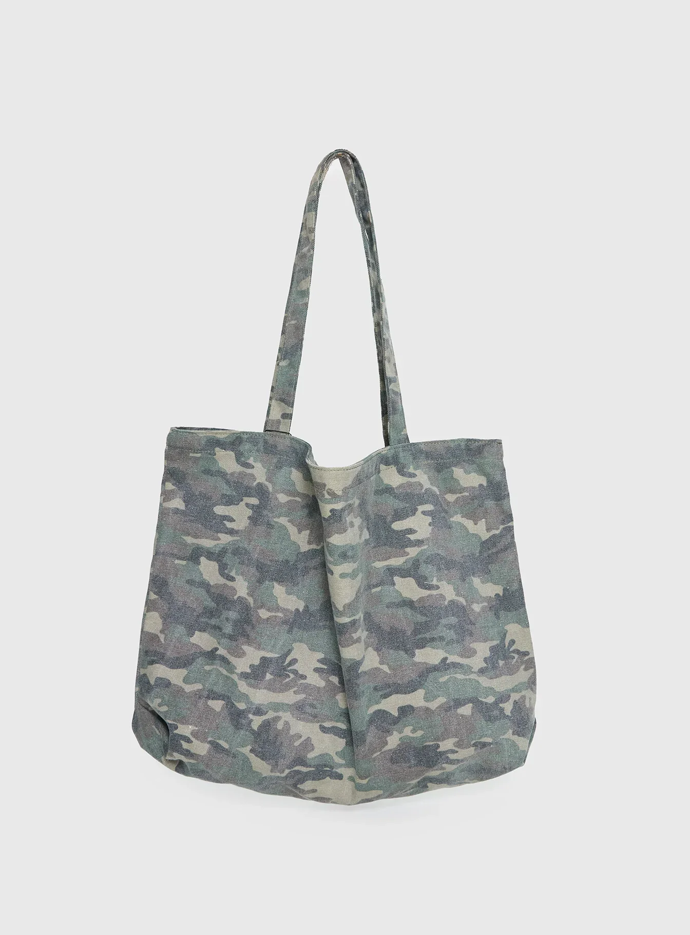 Smolder Tote Bag Camo