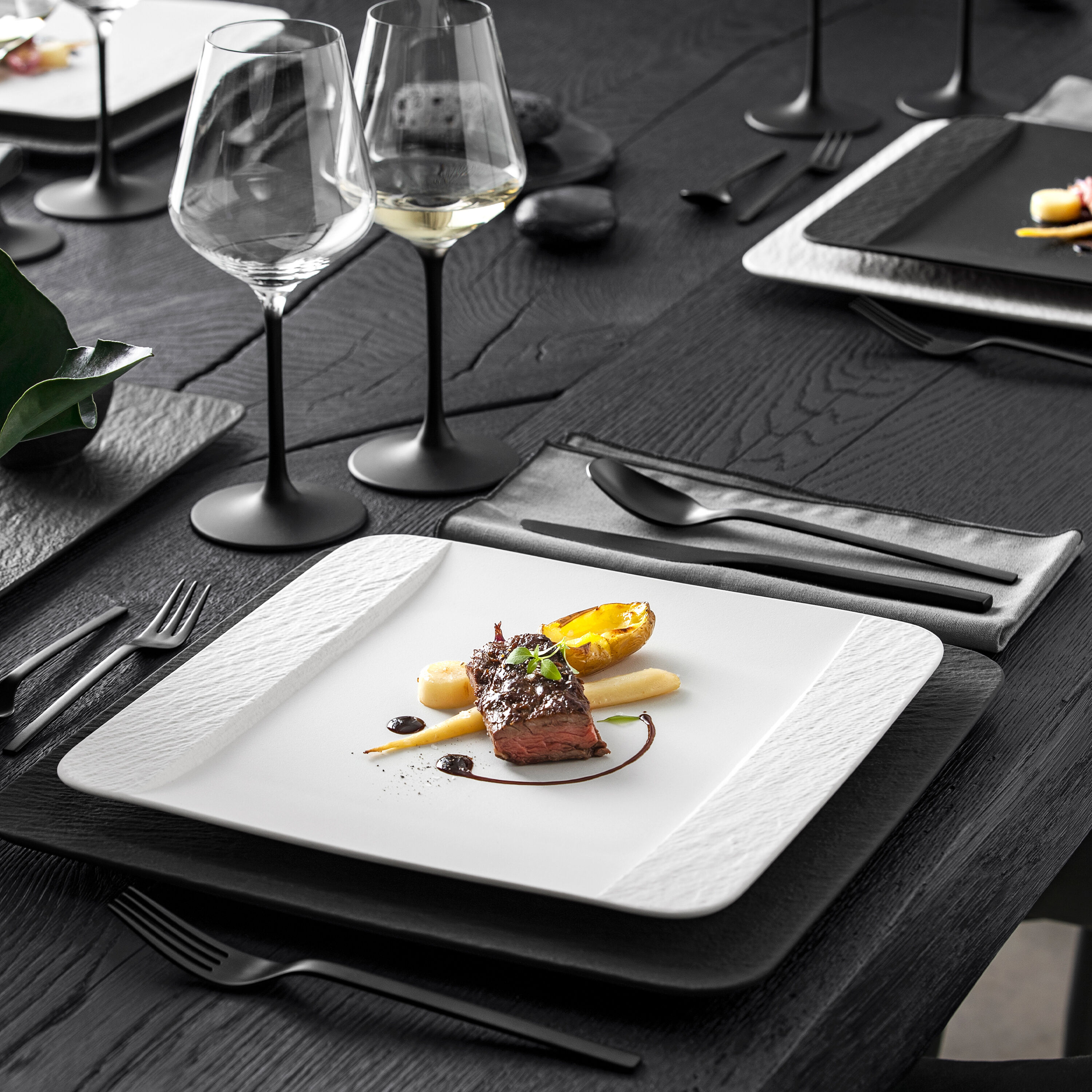 Manufacture Dinner plate - White, 11'' x 11'', Premium Porcelain
