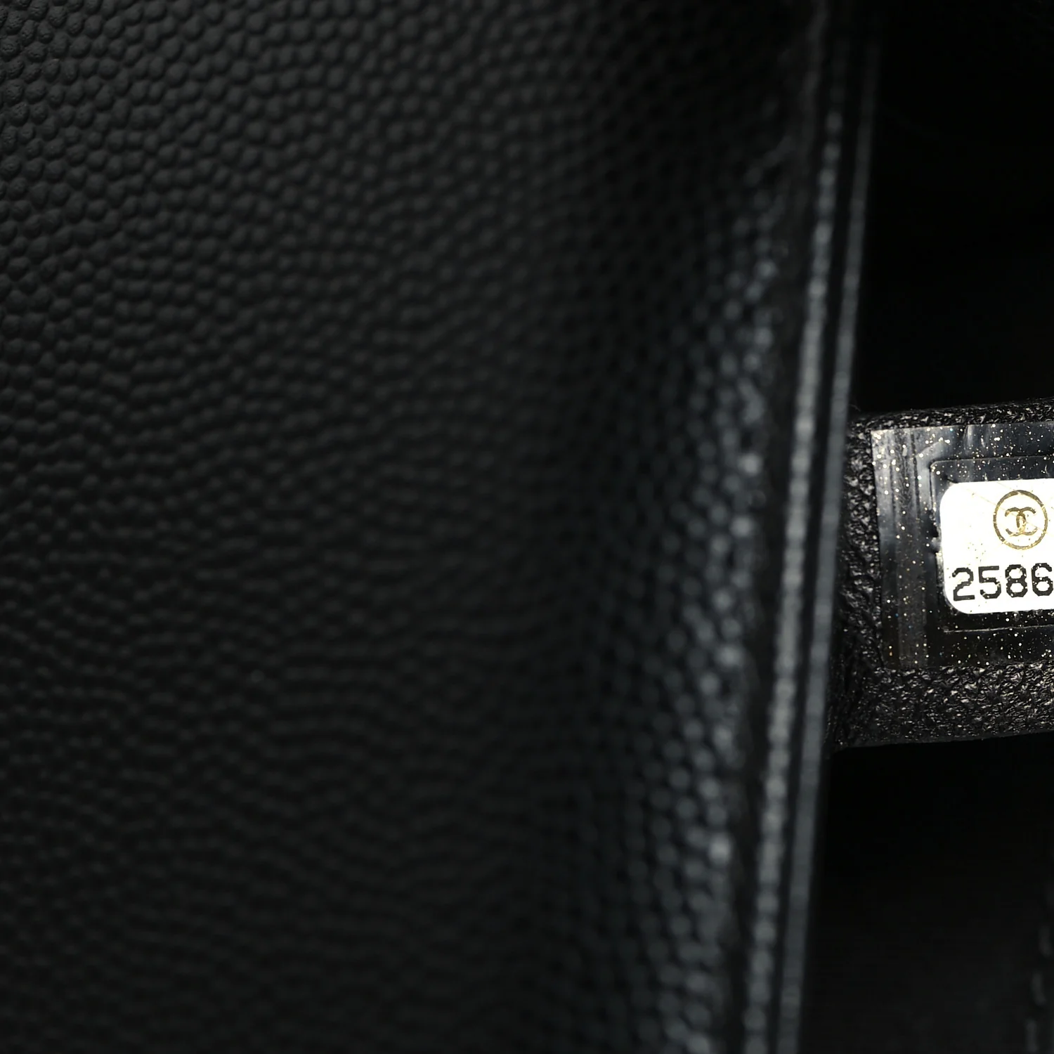 Caviar Quilted Medium Boy Flap Black
