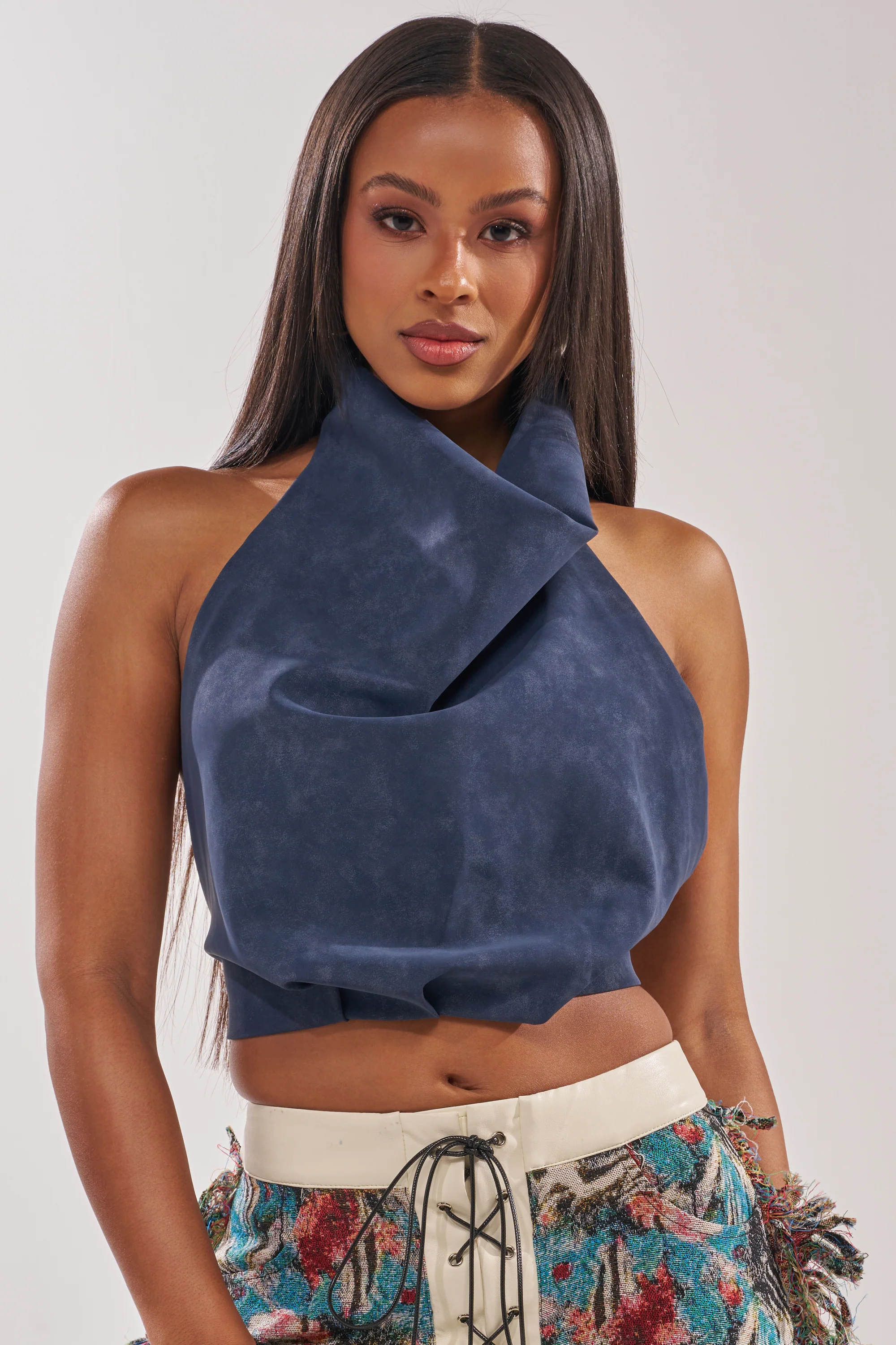 JANE SUEDE HALTER TOP - Akira Store