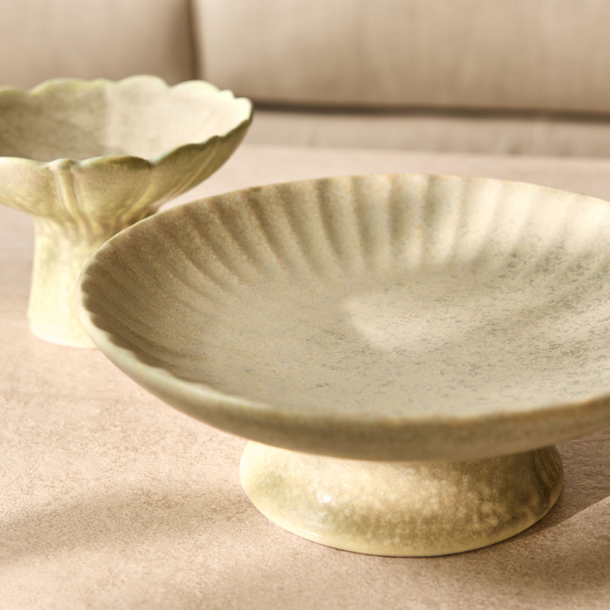 LANDEN - Coupe décorative sur pied en céramique D21cm - beige