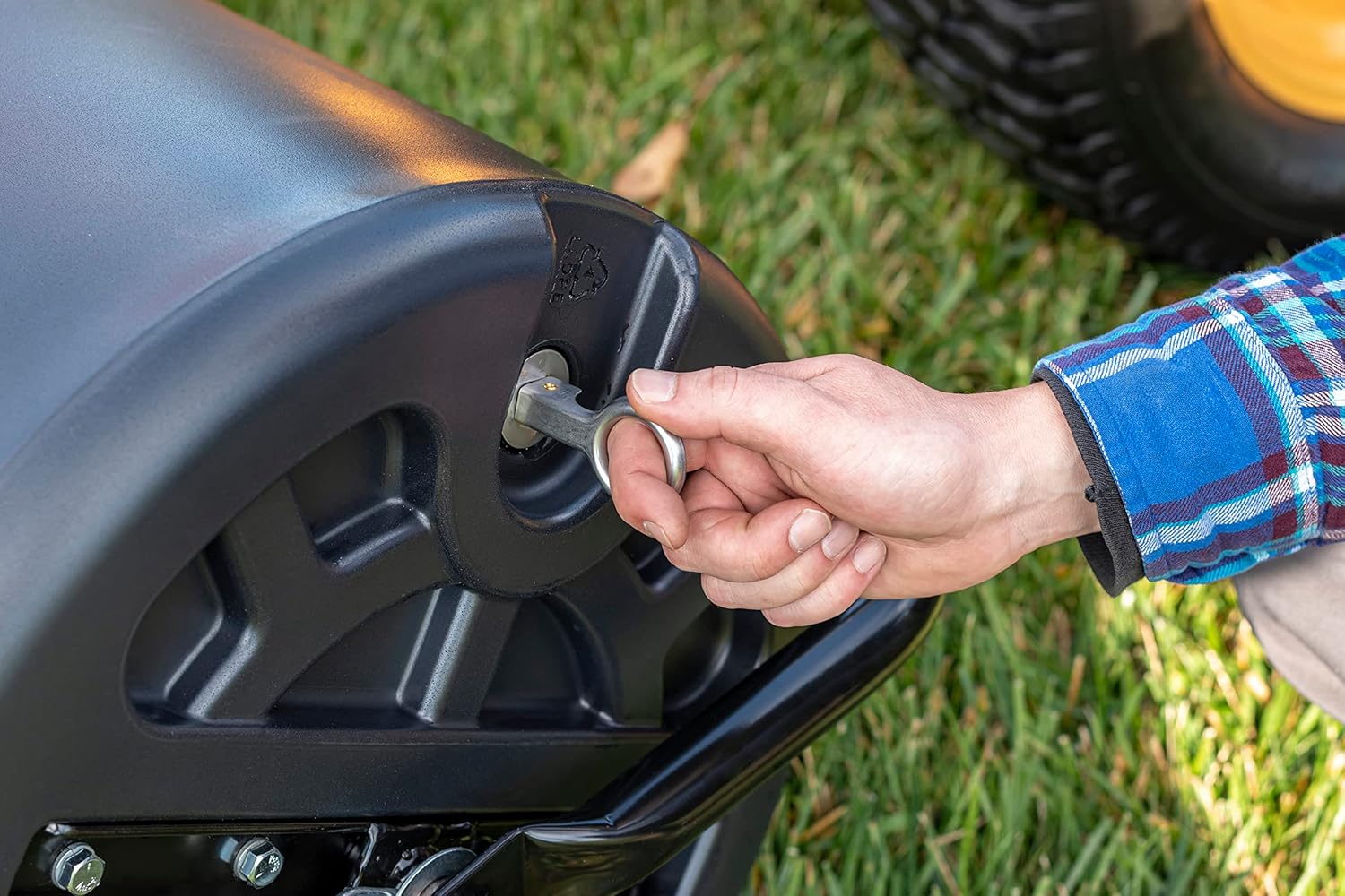 18" X 48" Tow Behind Poly Lawn Roller 550 lbs Weight with Water, Poly Drum and Steel Frame, with Plug. Designed for Lawn and Garden Tractors