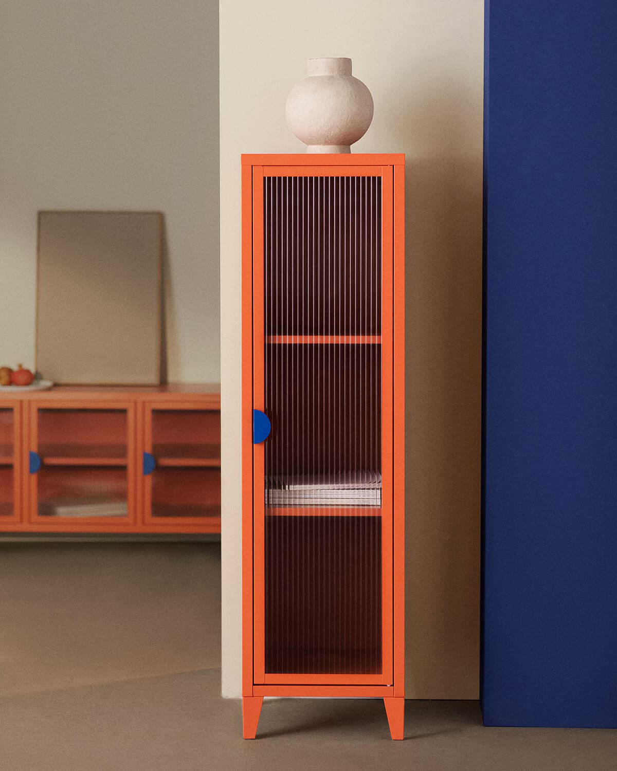 Soan - Vitrina Aparador 1 Puerta de Acero Laminado y Vidrio Soan