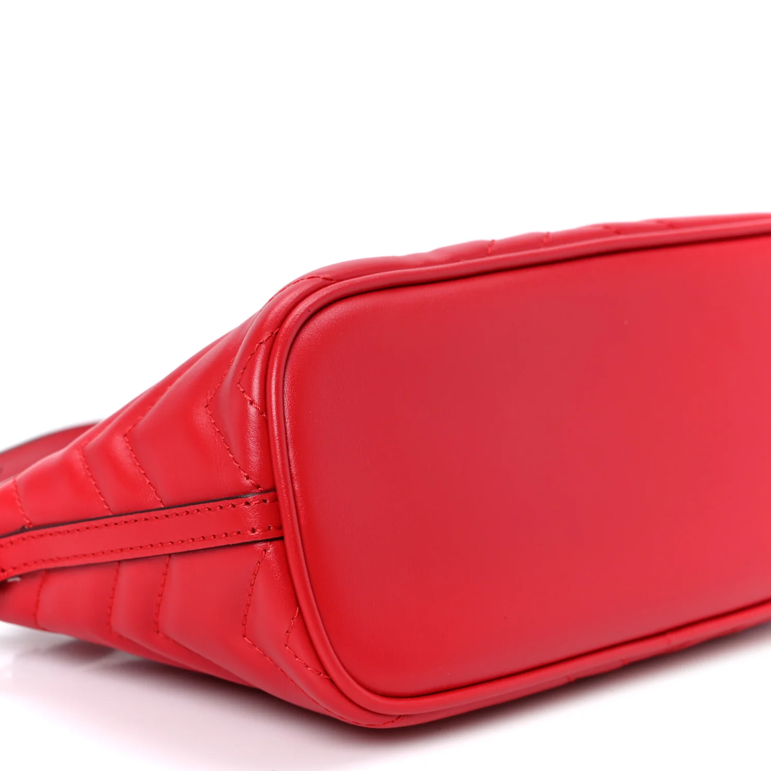 Calfskin Matelasse Chevron GG Marmont Sling Shoulder Bag Rosso