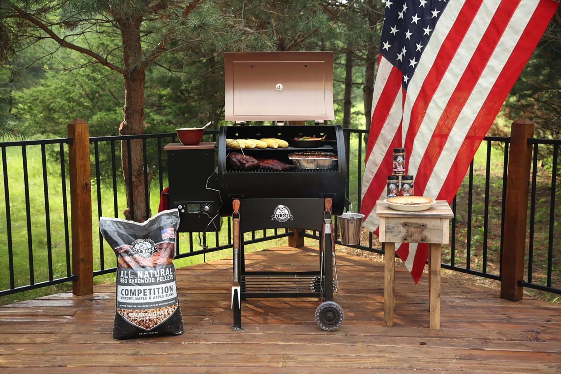 700 Classic Wood Fired Pellet Grill with Flamebroiler - Image 9