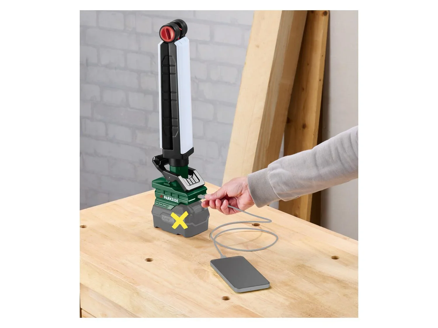 PARKSIDE Lampe LED  pince sans fil