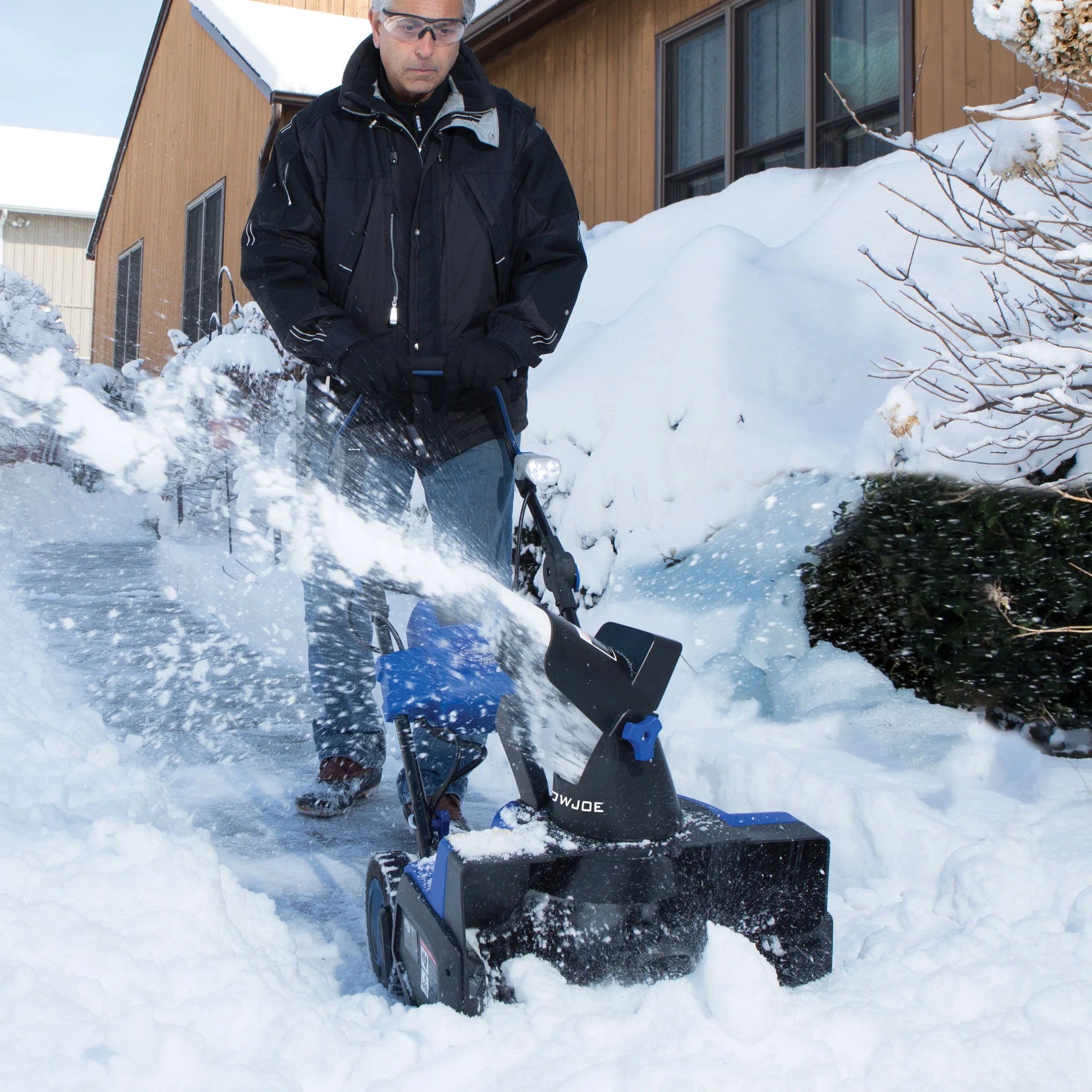 Snow Joe iON18SB 40 Volt iONMAX Cordless Brushless Single Stage Snowblower Kit, 18 Inch, With 4 0 Ah Battery and Charger(Blue) Image 2