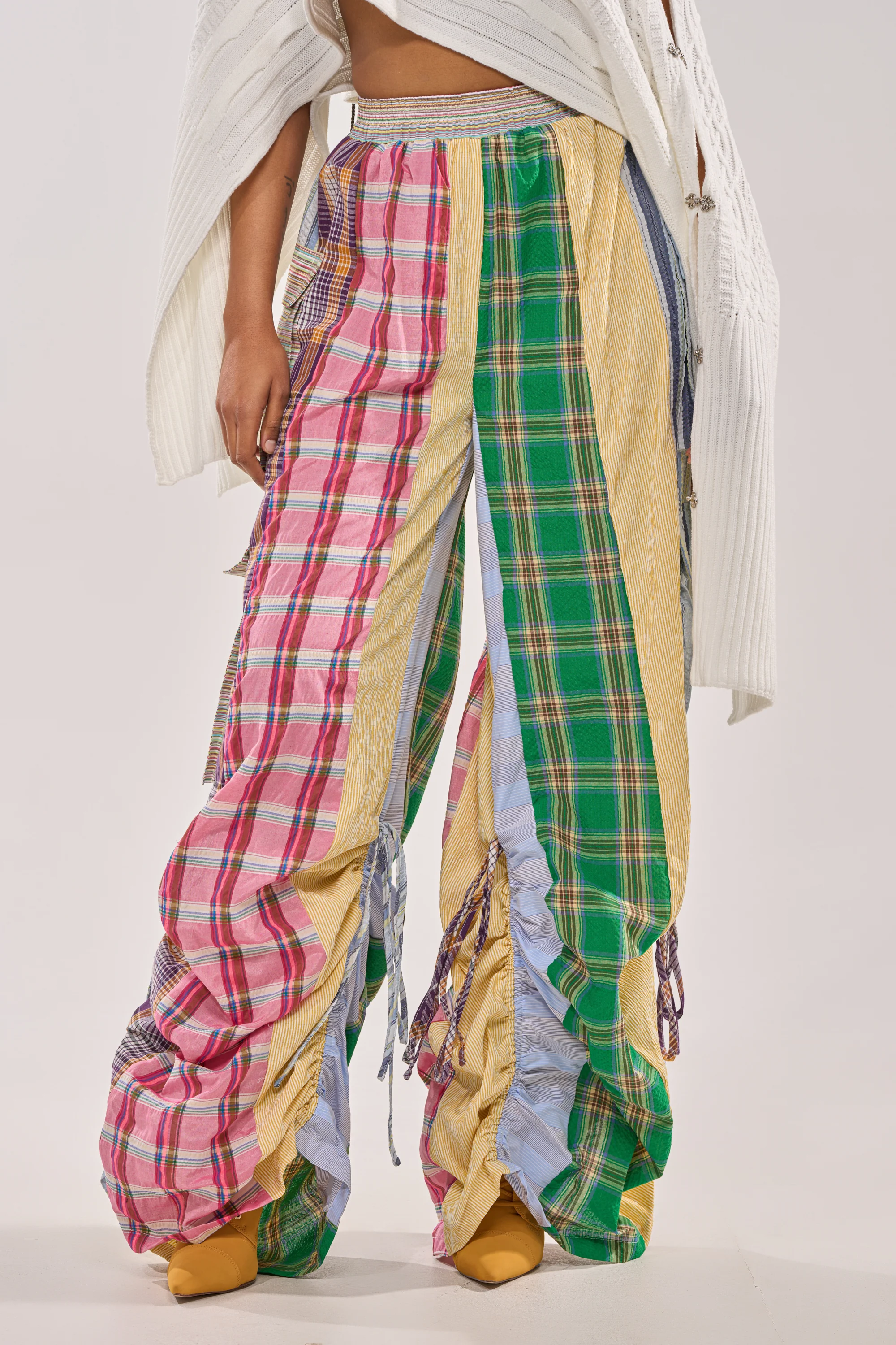 MIXED PLAIDS JOGGER - Akira Store