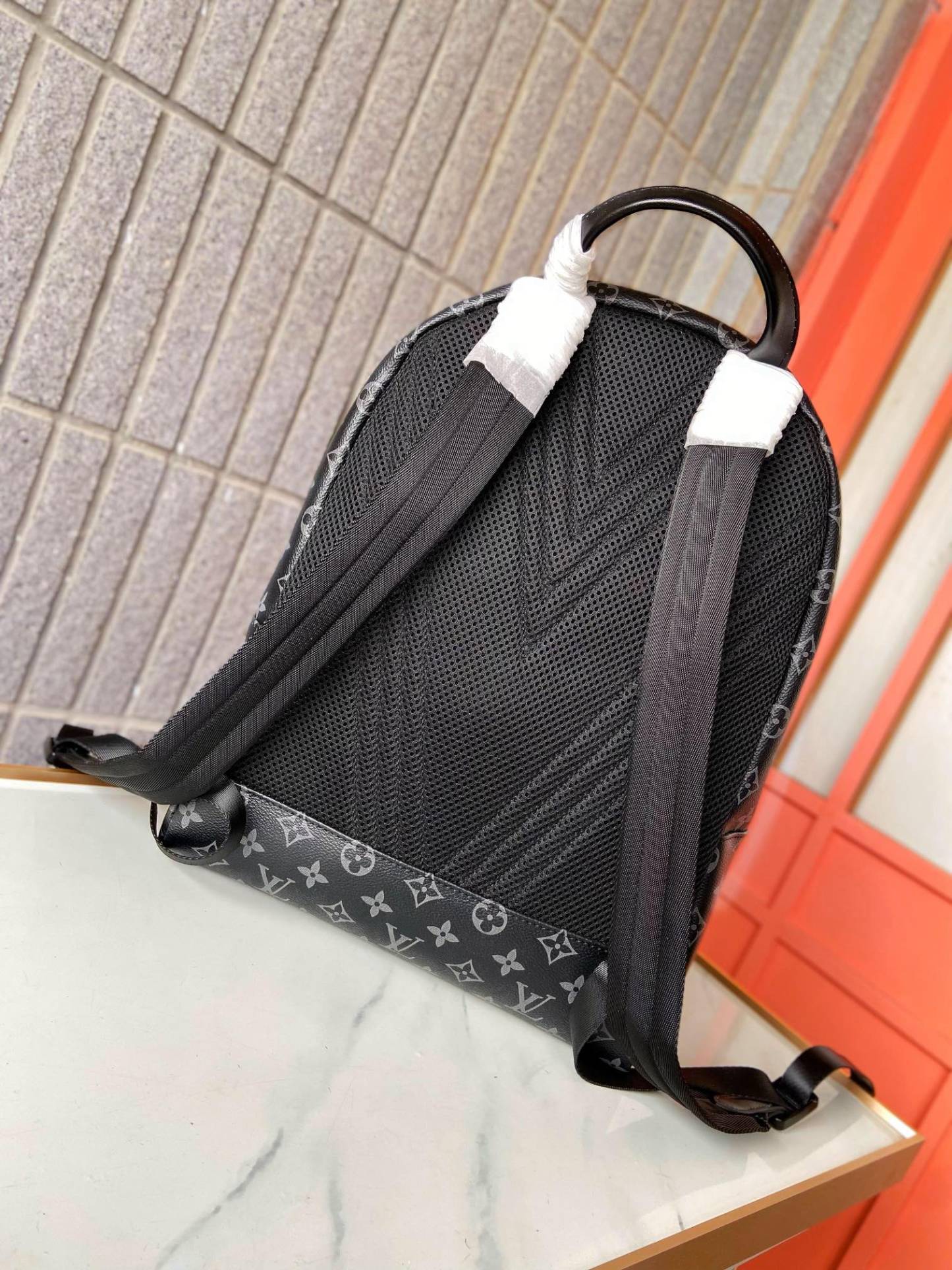 Louis new arrival ????Aerogram backpack bag size : 43 x 30 x 14 cm
