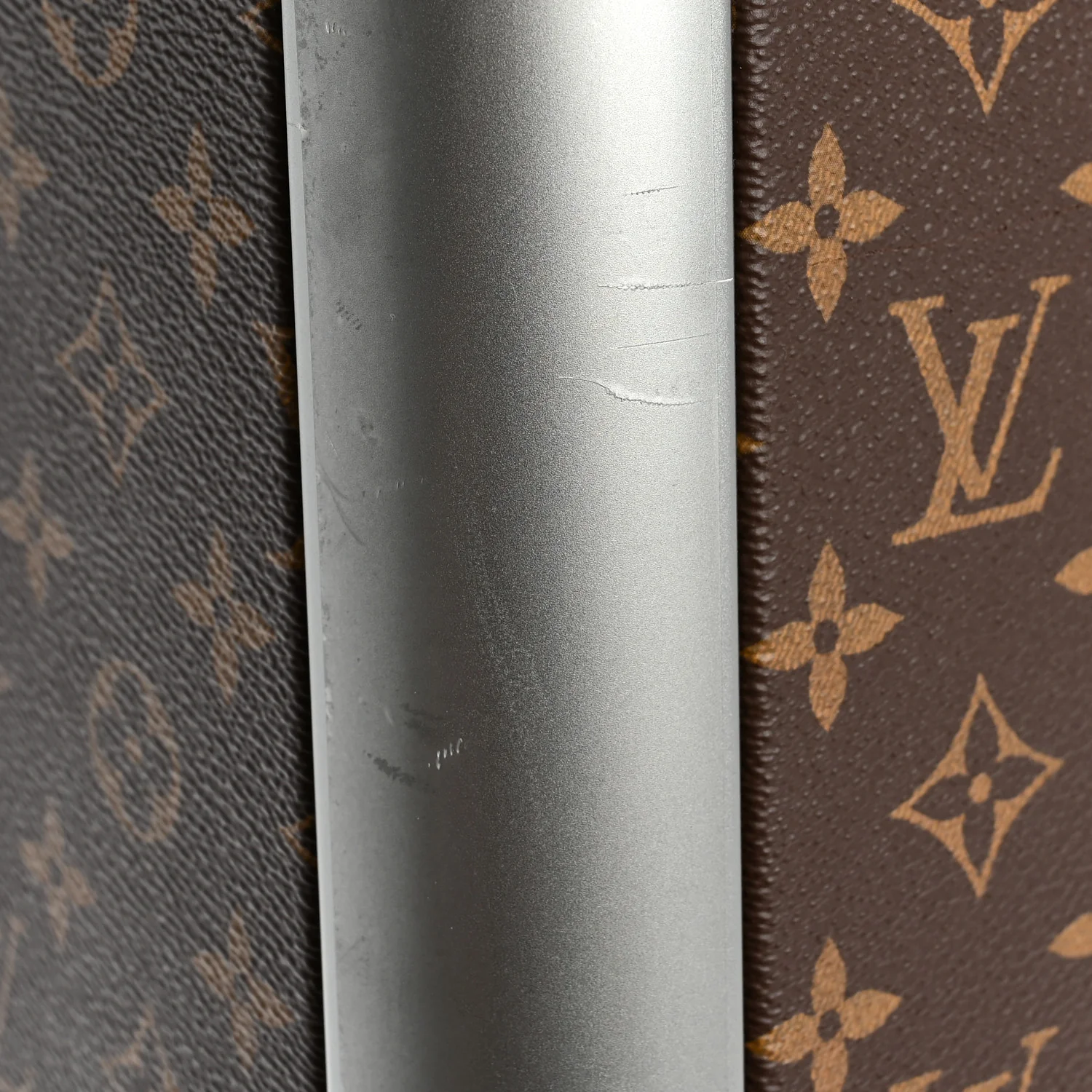 Monogram Horizon 55 Violet