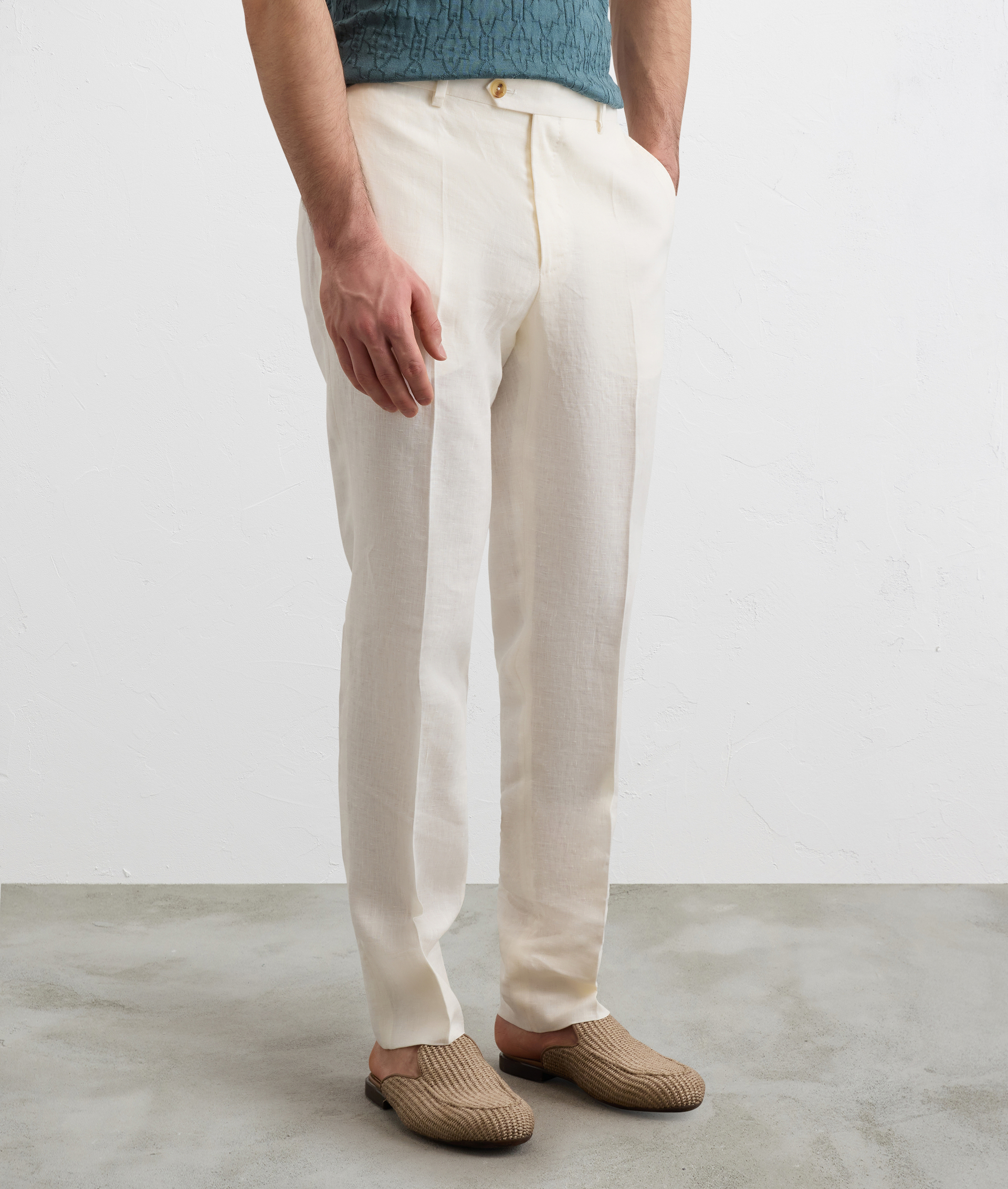 WHITE FLAX PLEATED TROUSERS