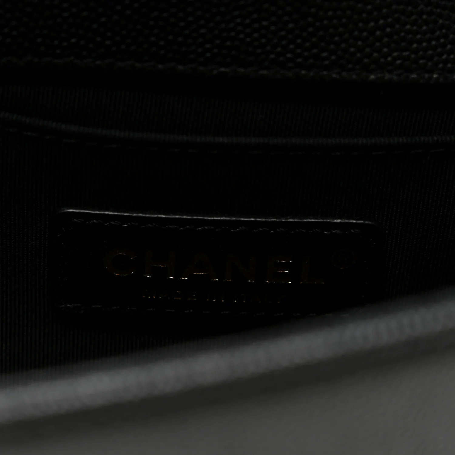 Caviar Quilted Medium Boy Flap Black