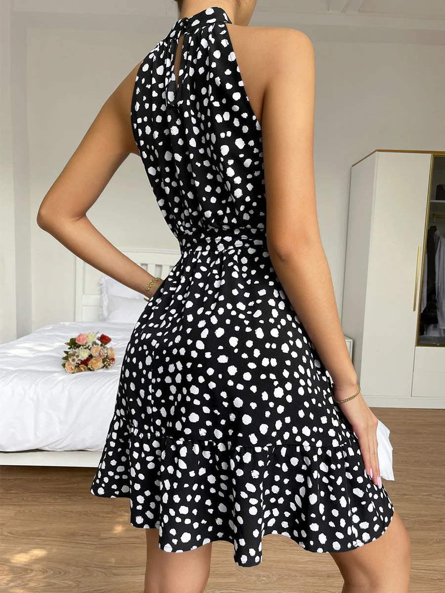 Robe courte fleurie à col roulé et licou