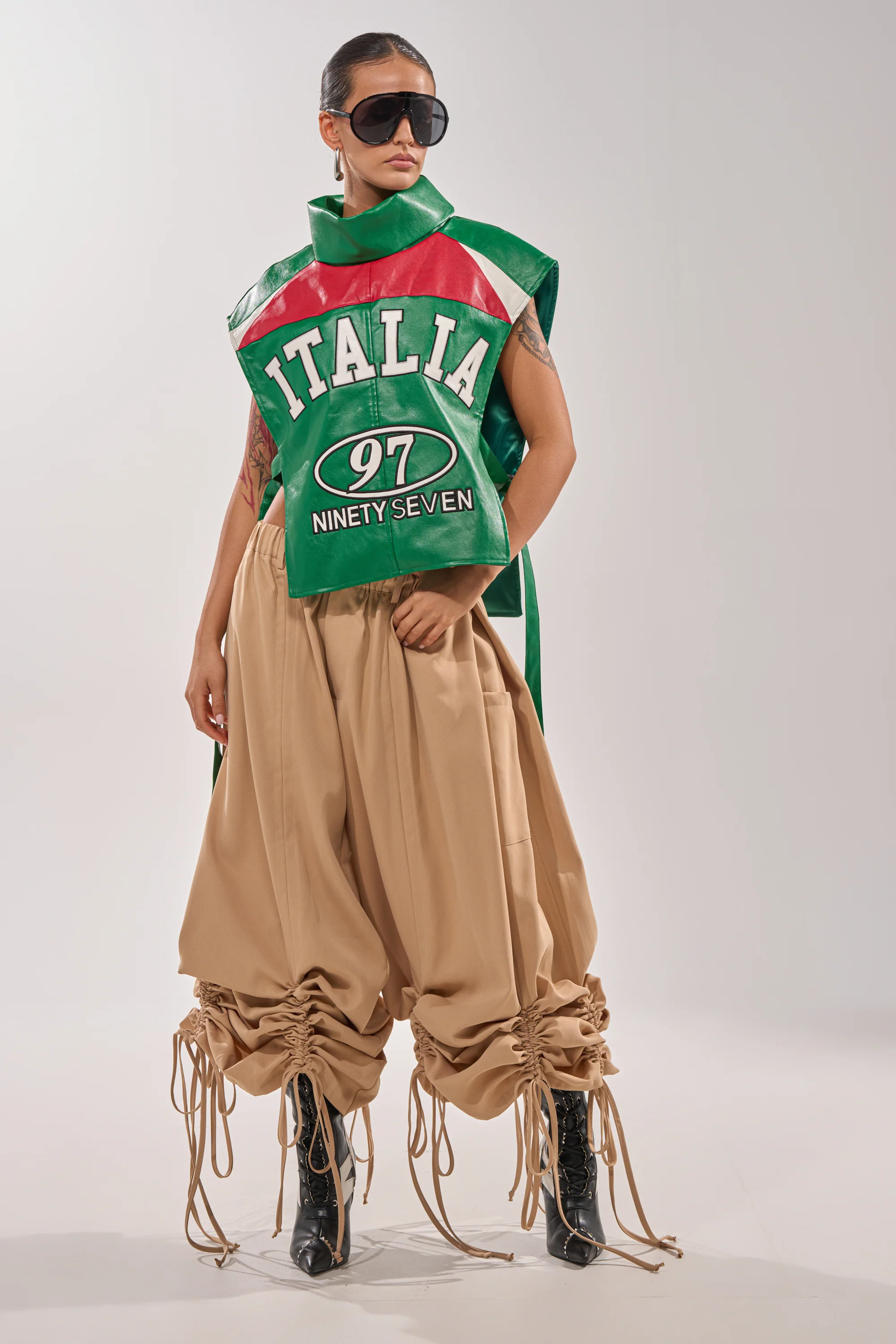 DRAMA RUCHED JOGGER IN KHAKI - Akira Store
