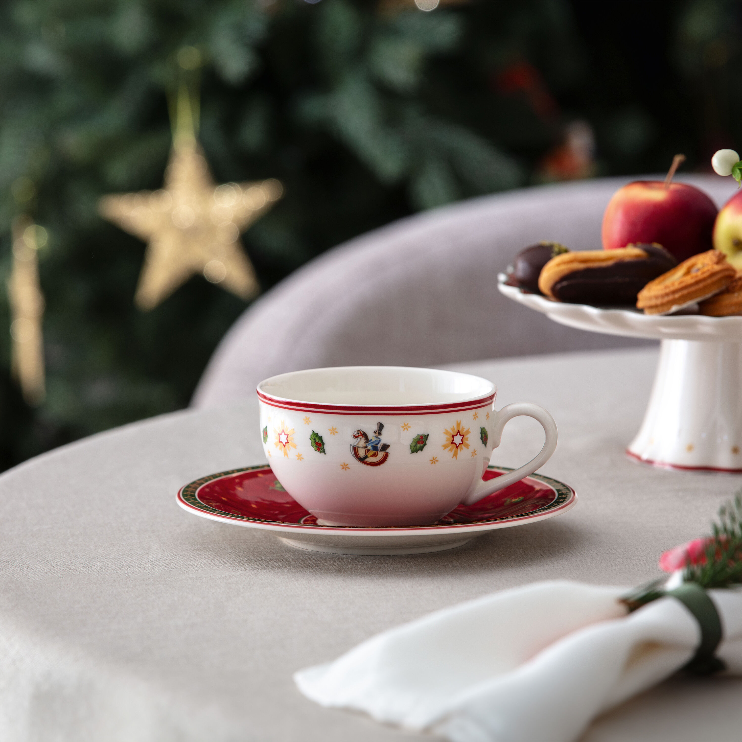 Toy's Delight Coffee cup - Red, 5.8 oz, Premium Porcelain
