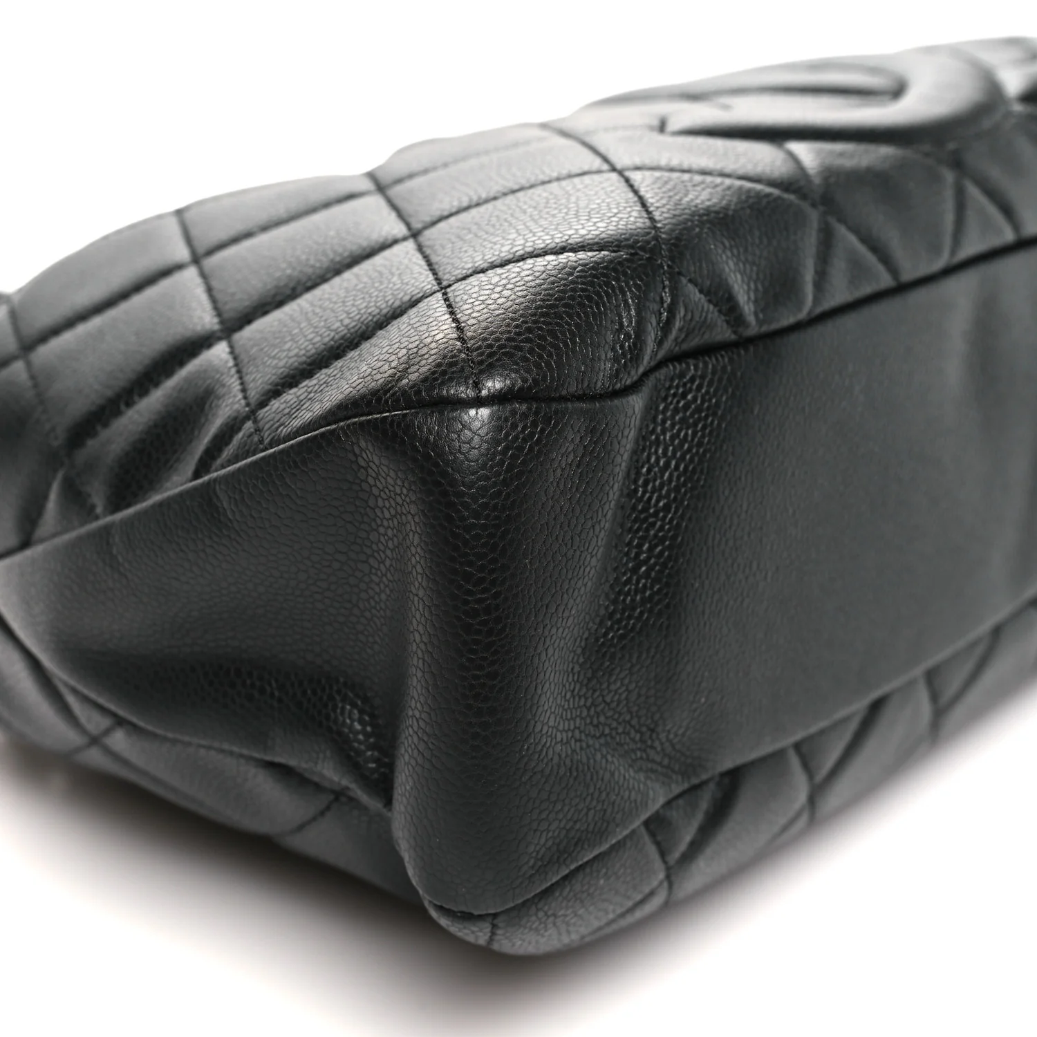 Caviar Quilted CC Timeless Soft Tote Black